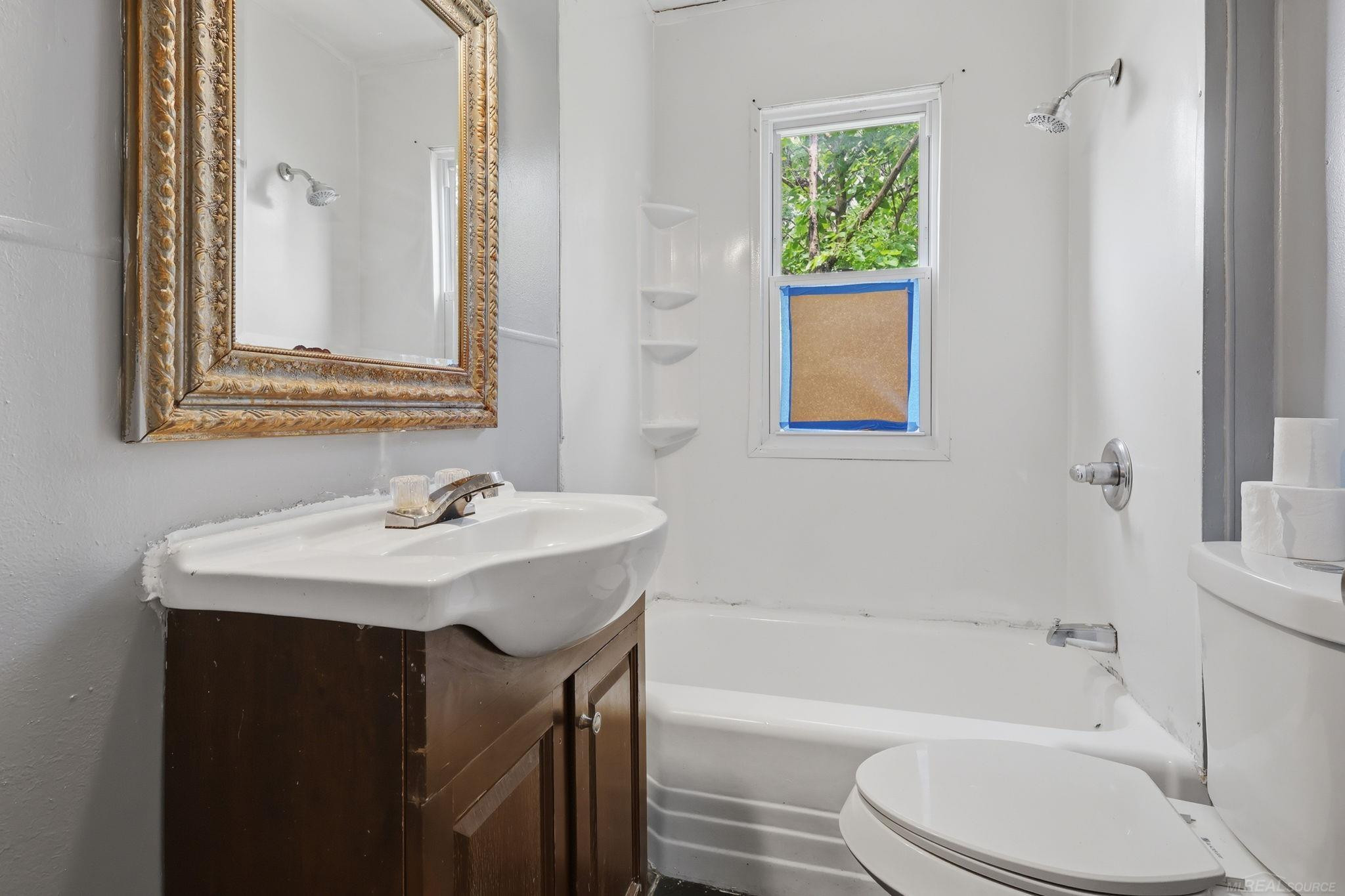 18545 Huntington Avenue, MI 48225 — Photo 10