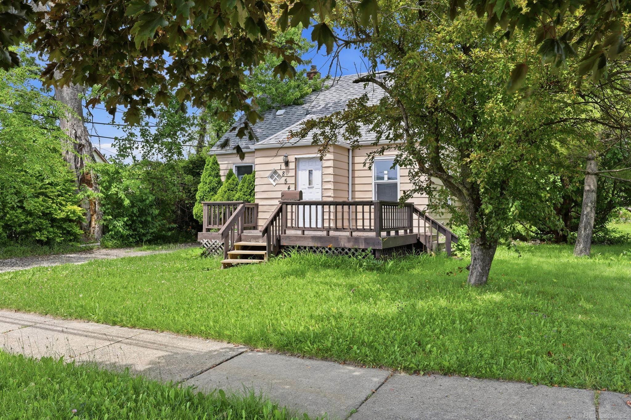 18545 Huntington Avenue, MI 48225 — Photo 11