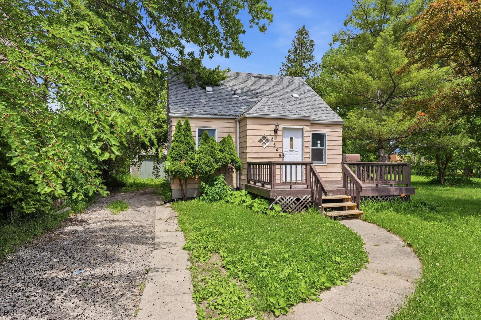 18545 Huntington Avenue, MI 48225 — Photo 2