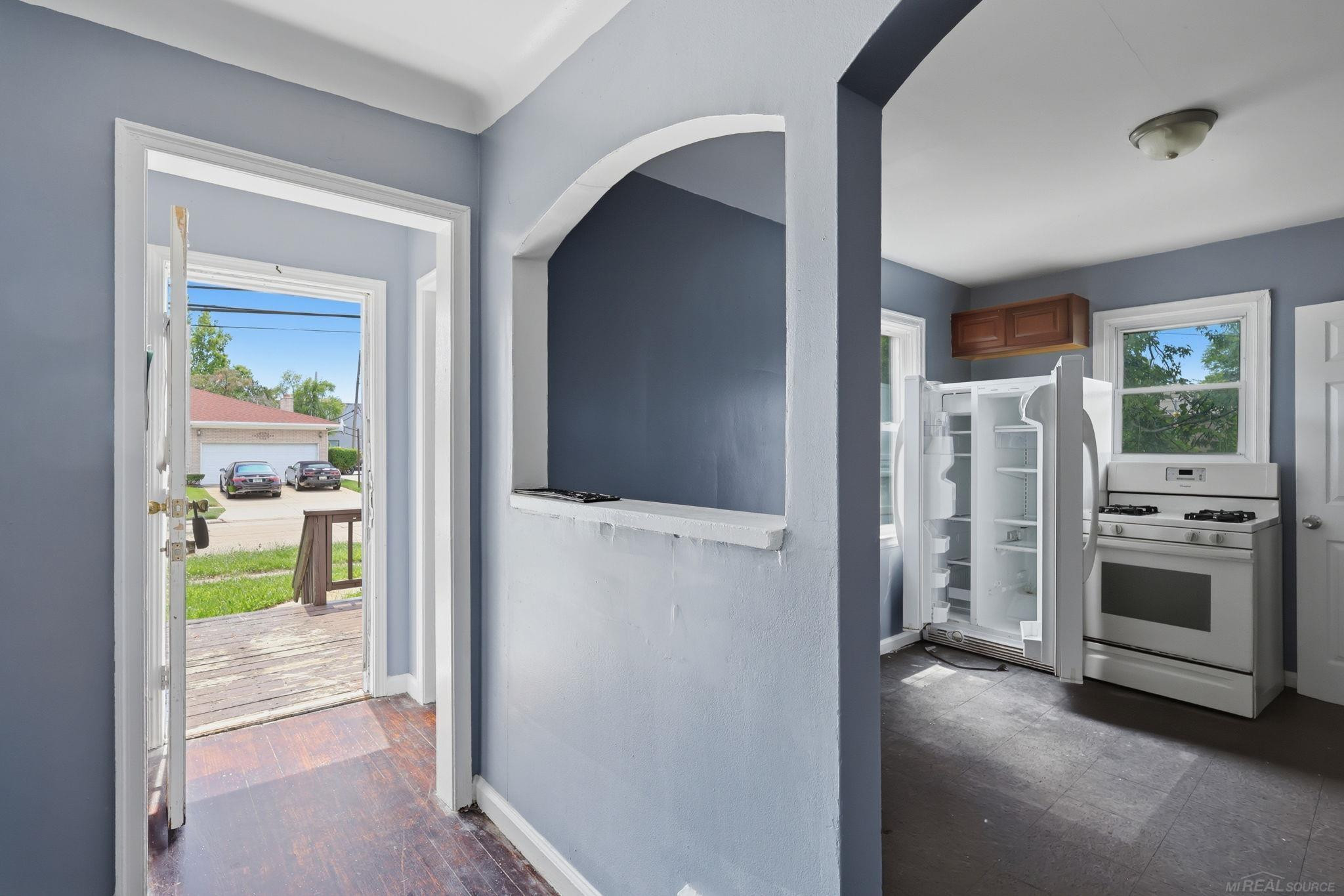 18545 Huntington Avenue, MI 48225 — Photo 4