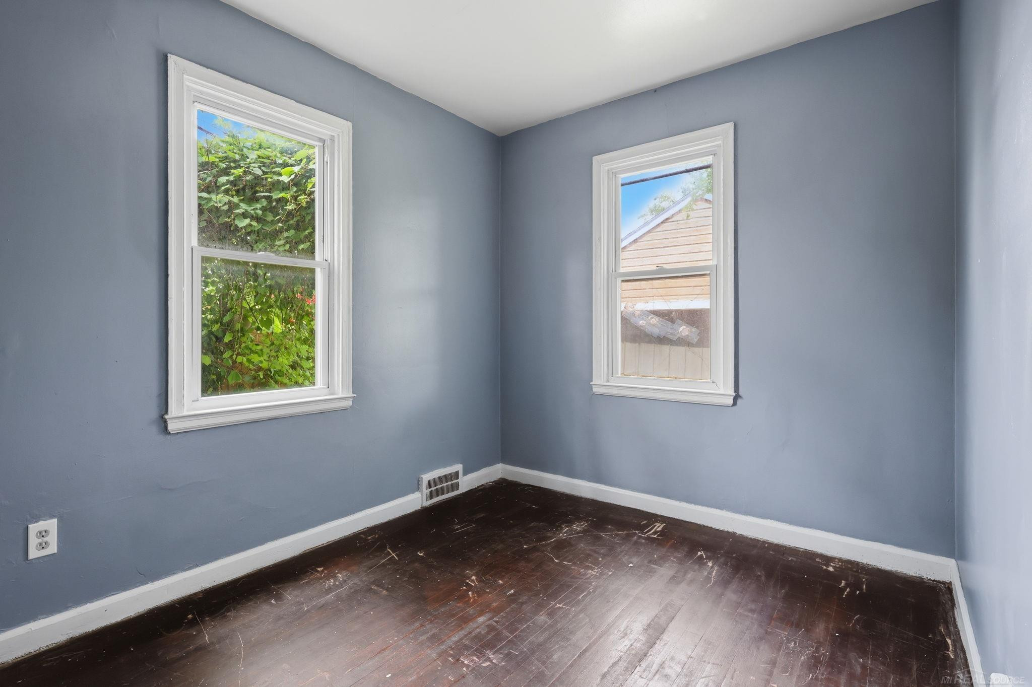 18545 Huntington Avenue, MI 48225 — Photo 7