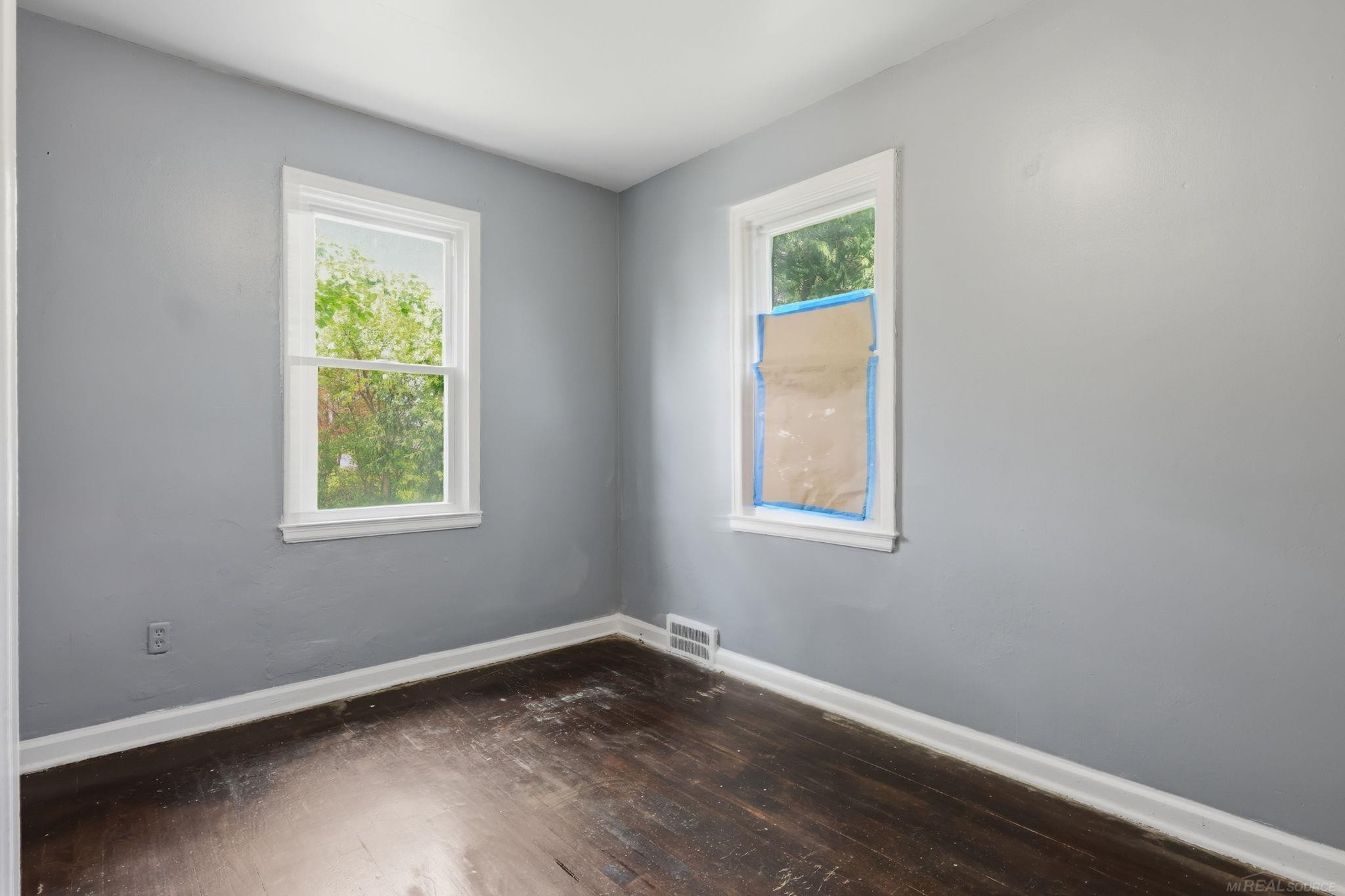18545 Huntington Avenue, MI 48225 — Photo 8