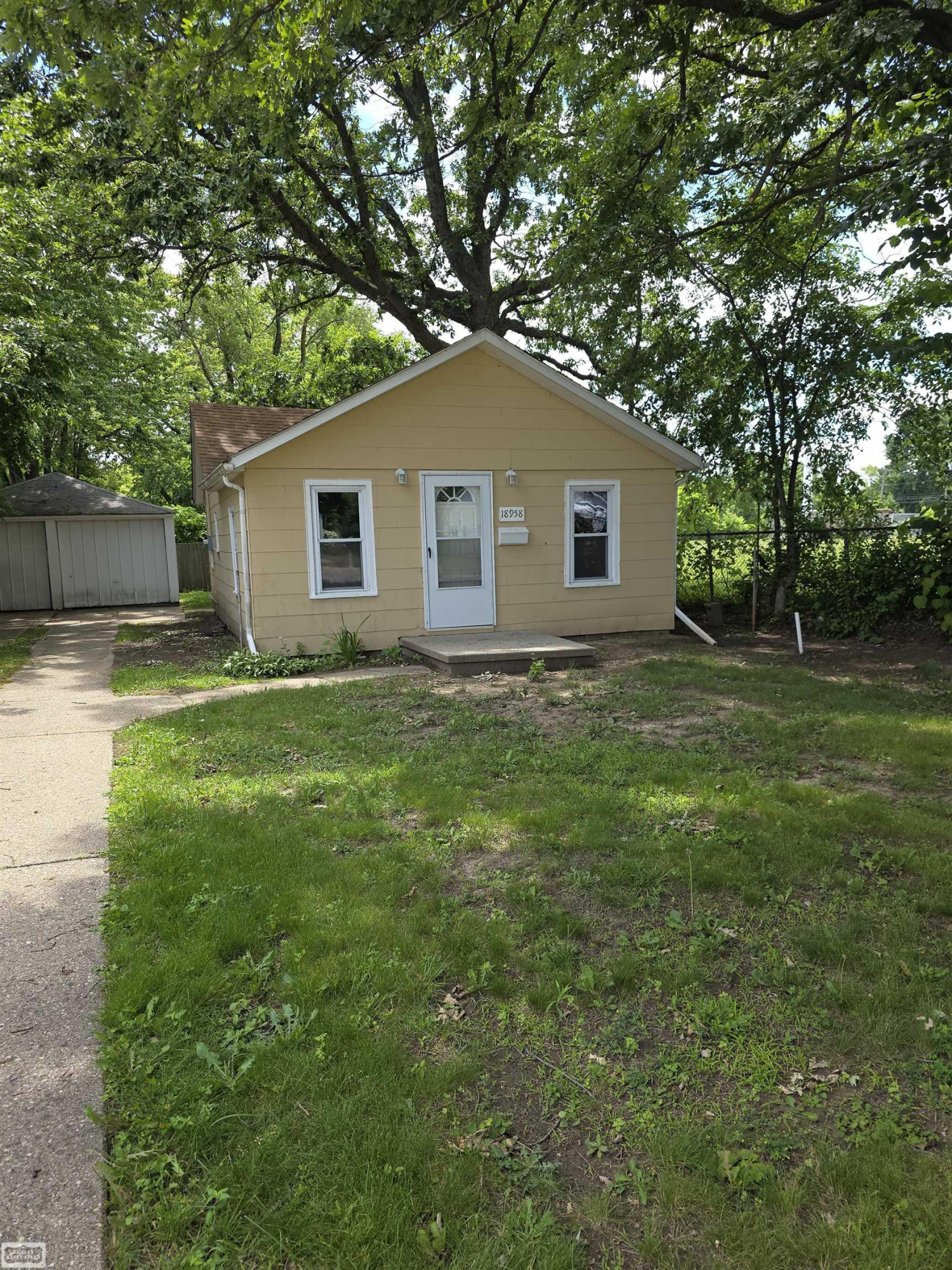 18958 Melvin Street, Roseville, MI 48066