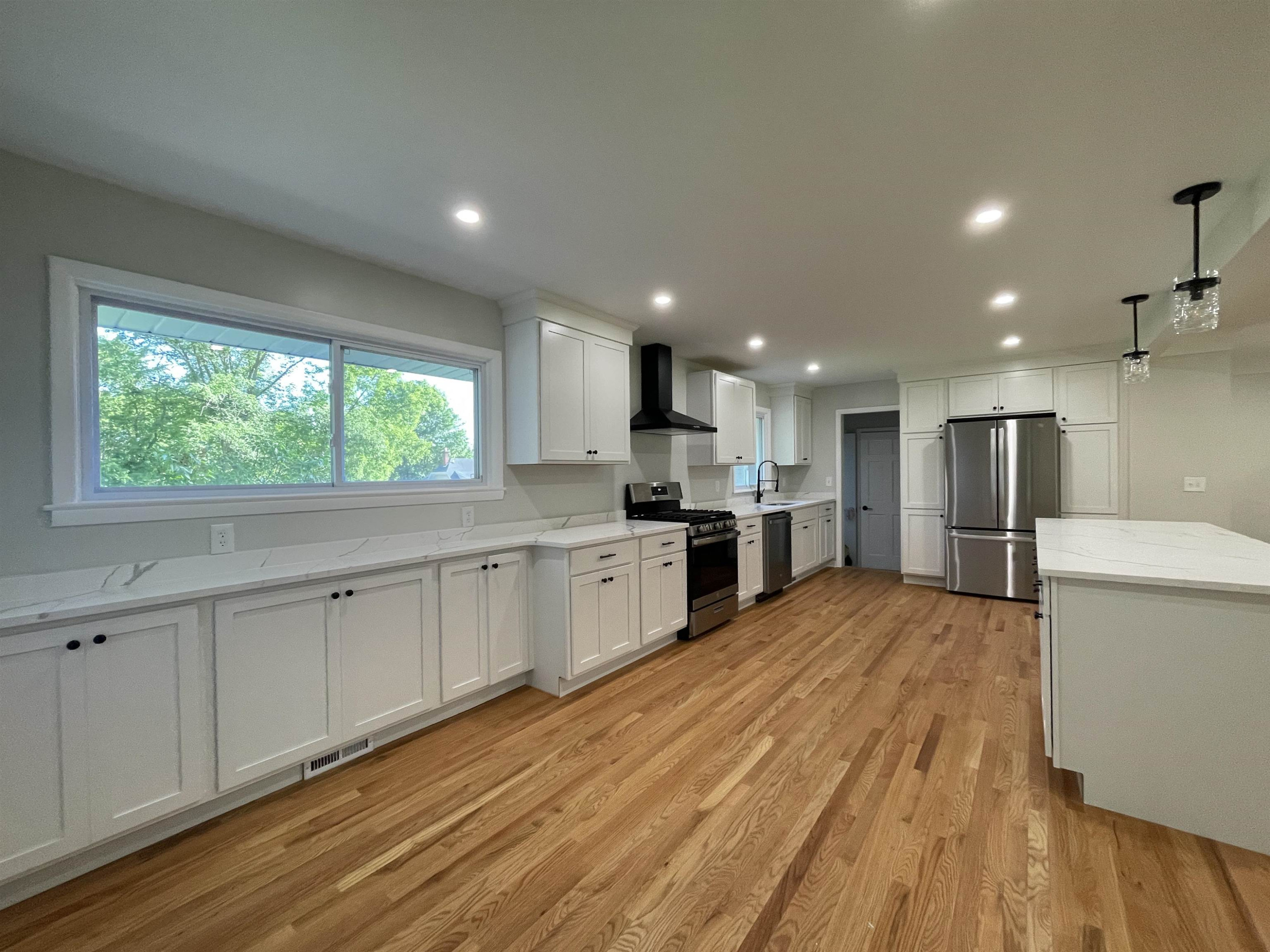 114 E Henry Street, Flushing, MI 48433 — Photo 4