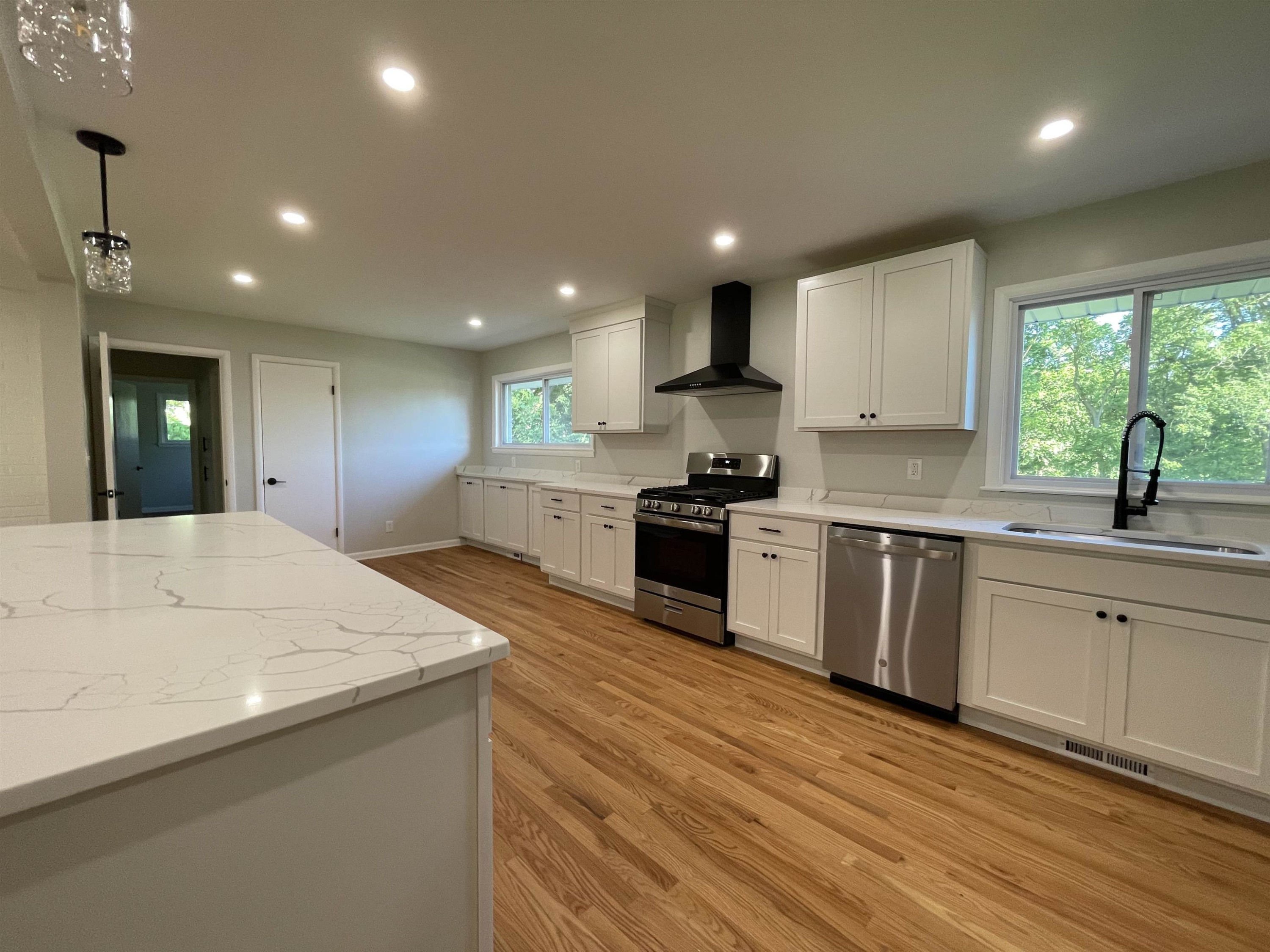 114 E Henry Street, Flushing, MI 48433 — Photo 6