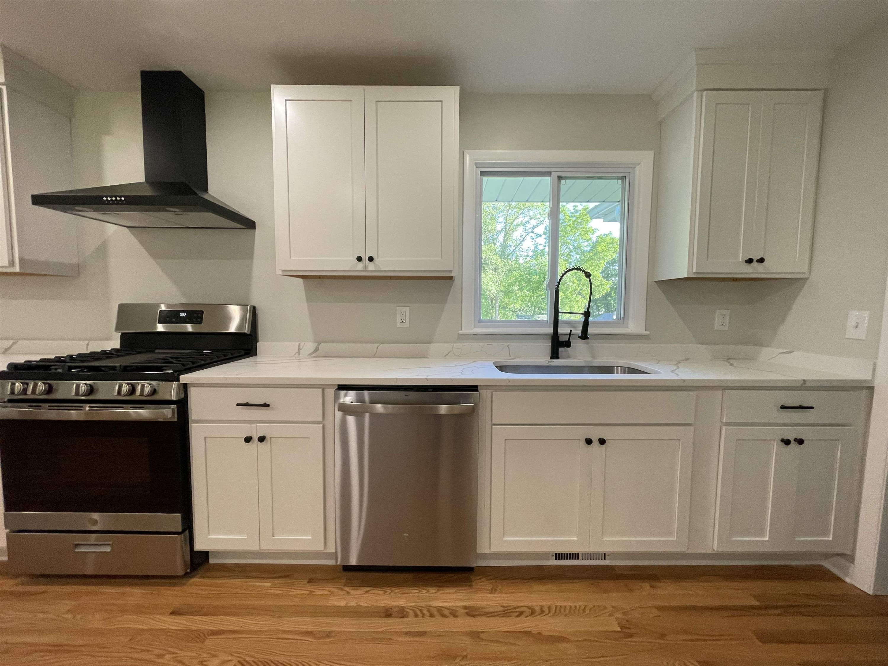 114 E Henry Street, Flushing, MI 48433 — Photo 7