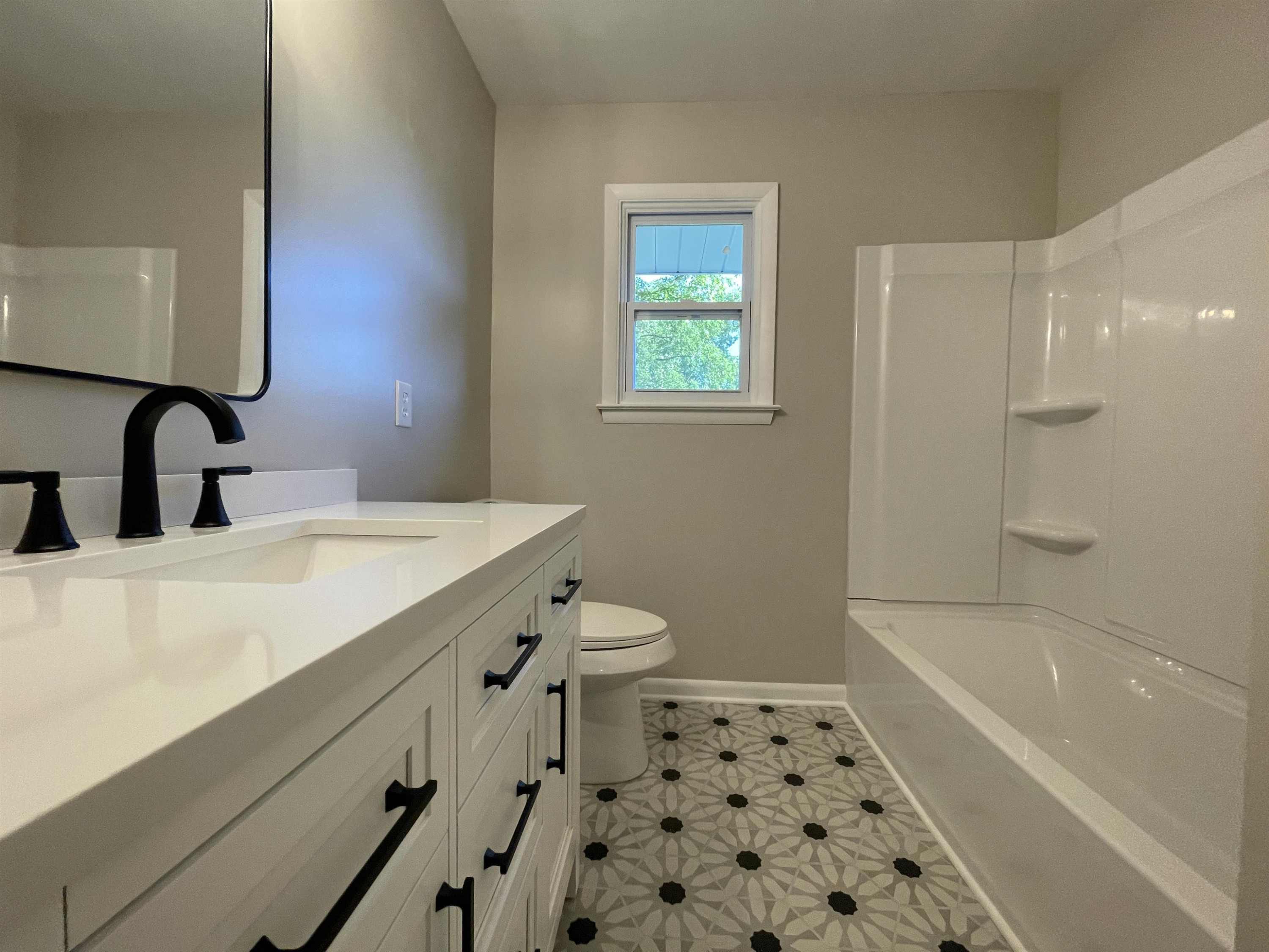 114 E Henry Street, Flushing, MI 48433 — Photo 14