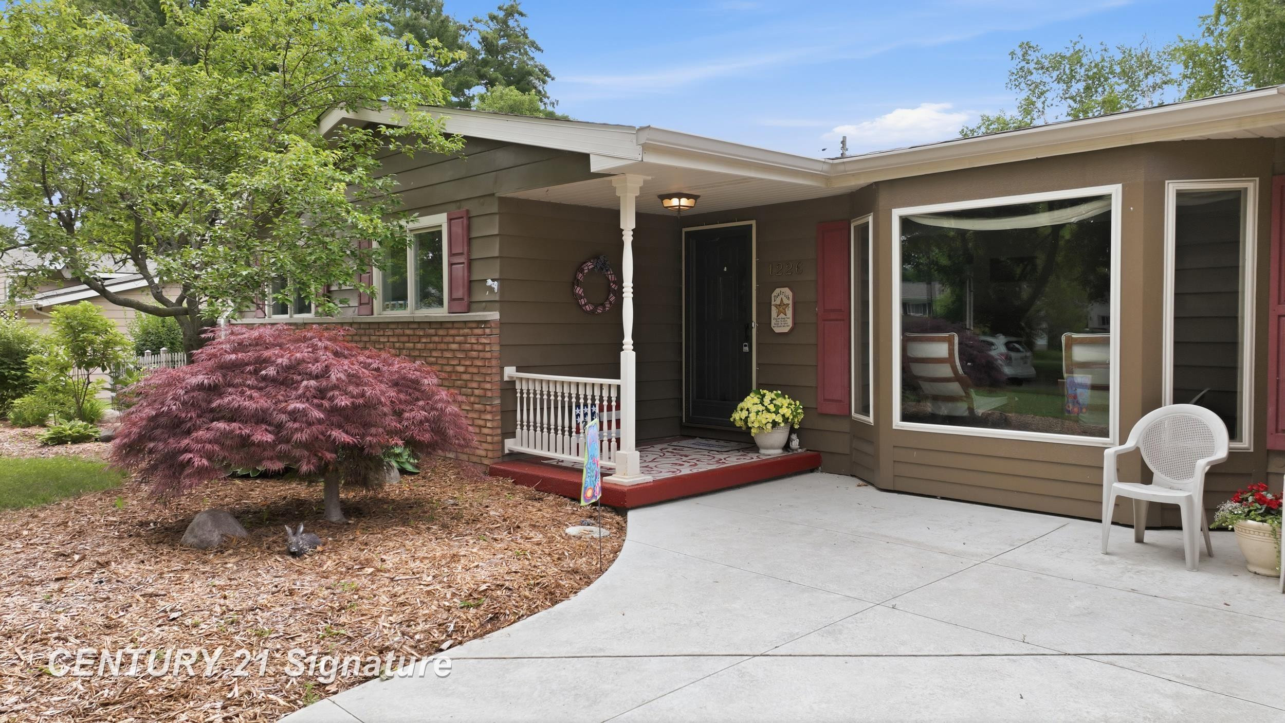 1226 Clearview Drive, Flushing, MI 48433 — Photo 2
