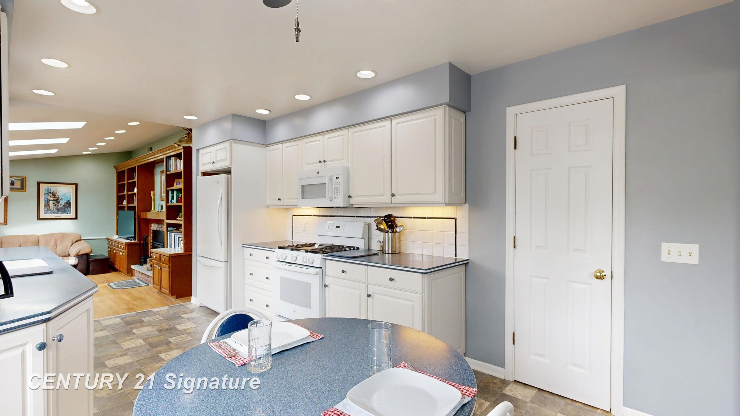 1226 Clearview Drive, Flushing, MI 48433 — Photo 13