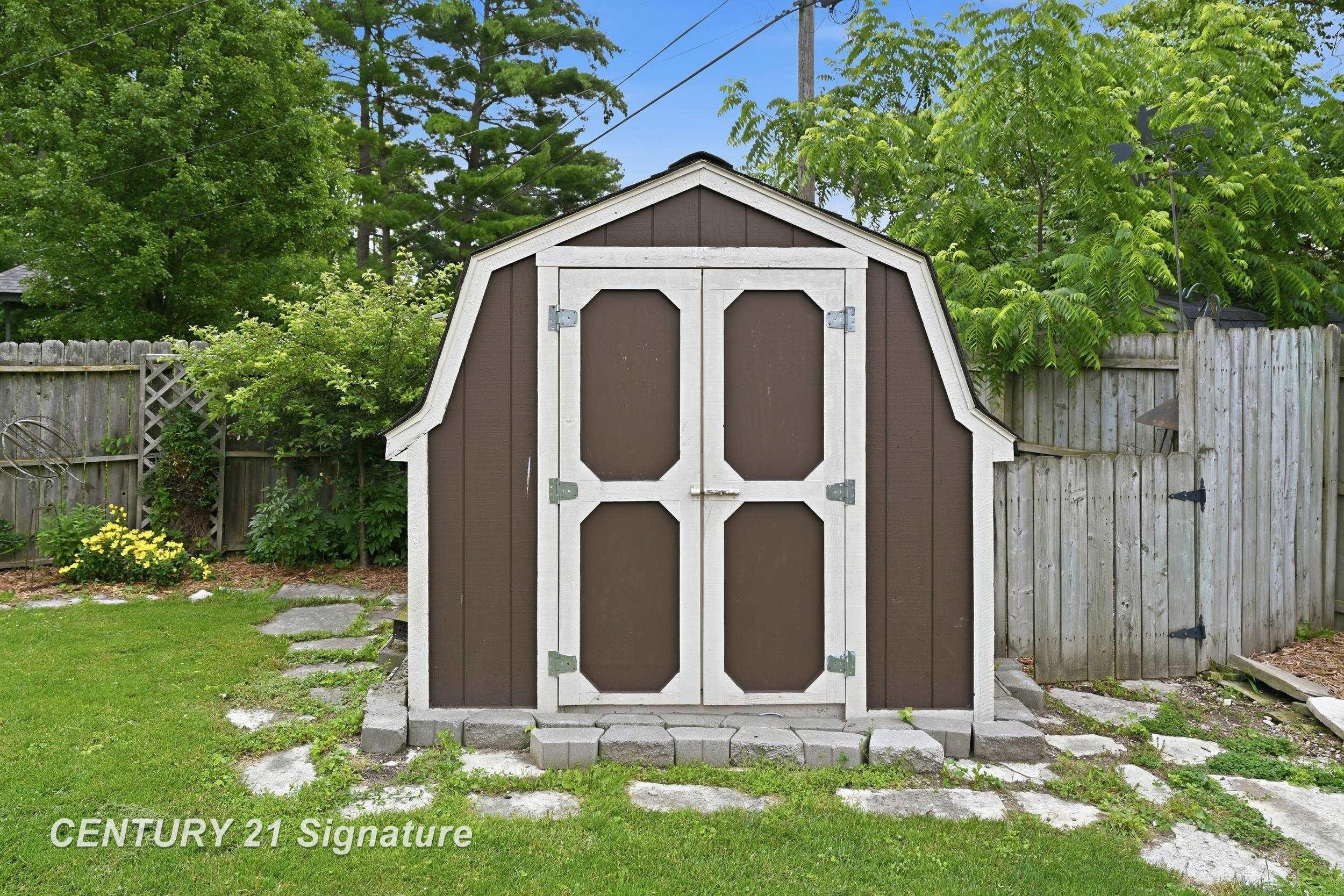 1226 Clearview Drive, Flushing, MI 48433 — Photo 58