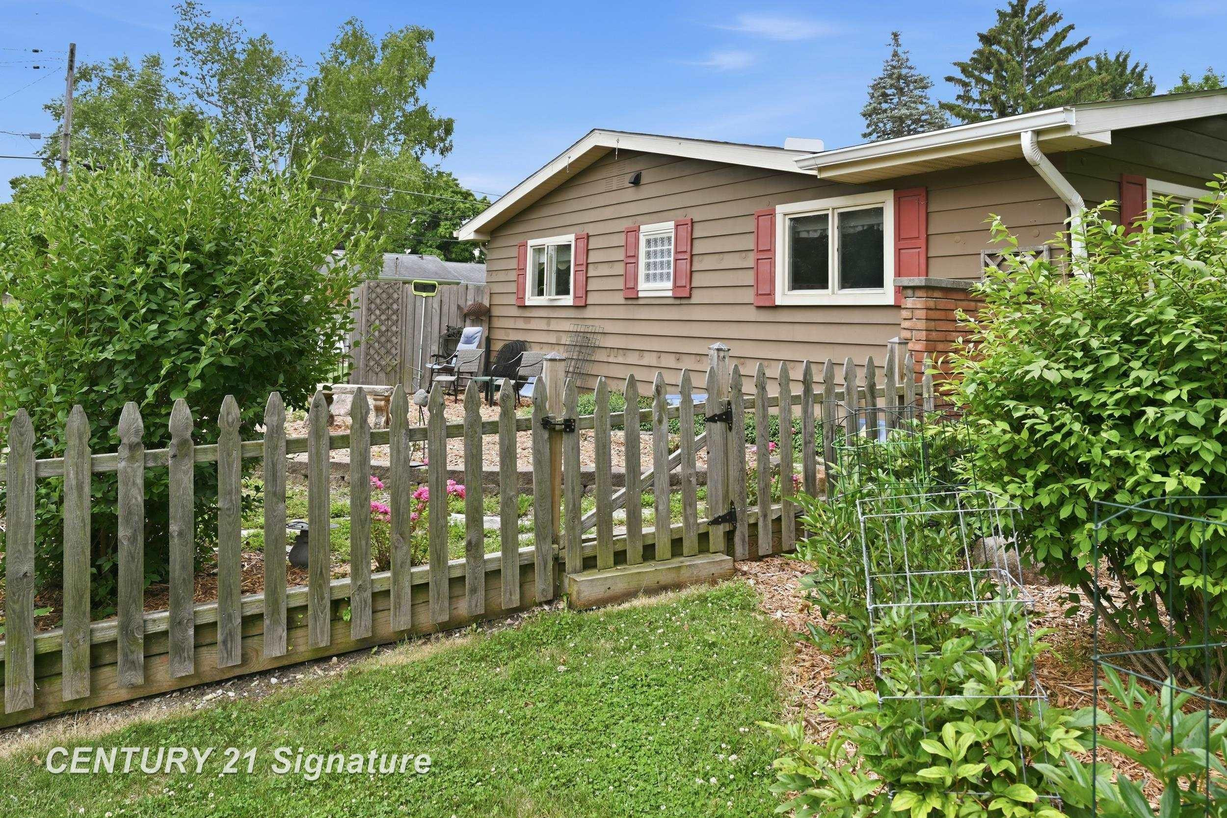 1226 Clearview Drive, Flushing, MI 48433 — Photo 60