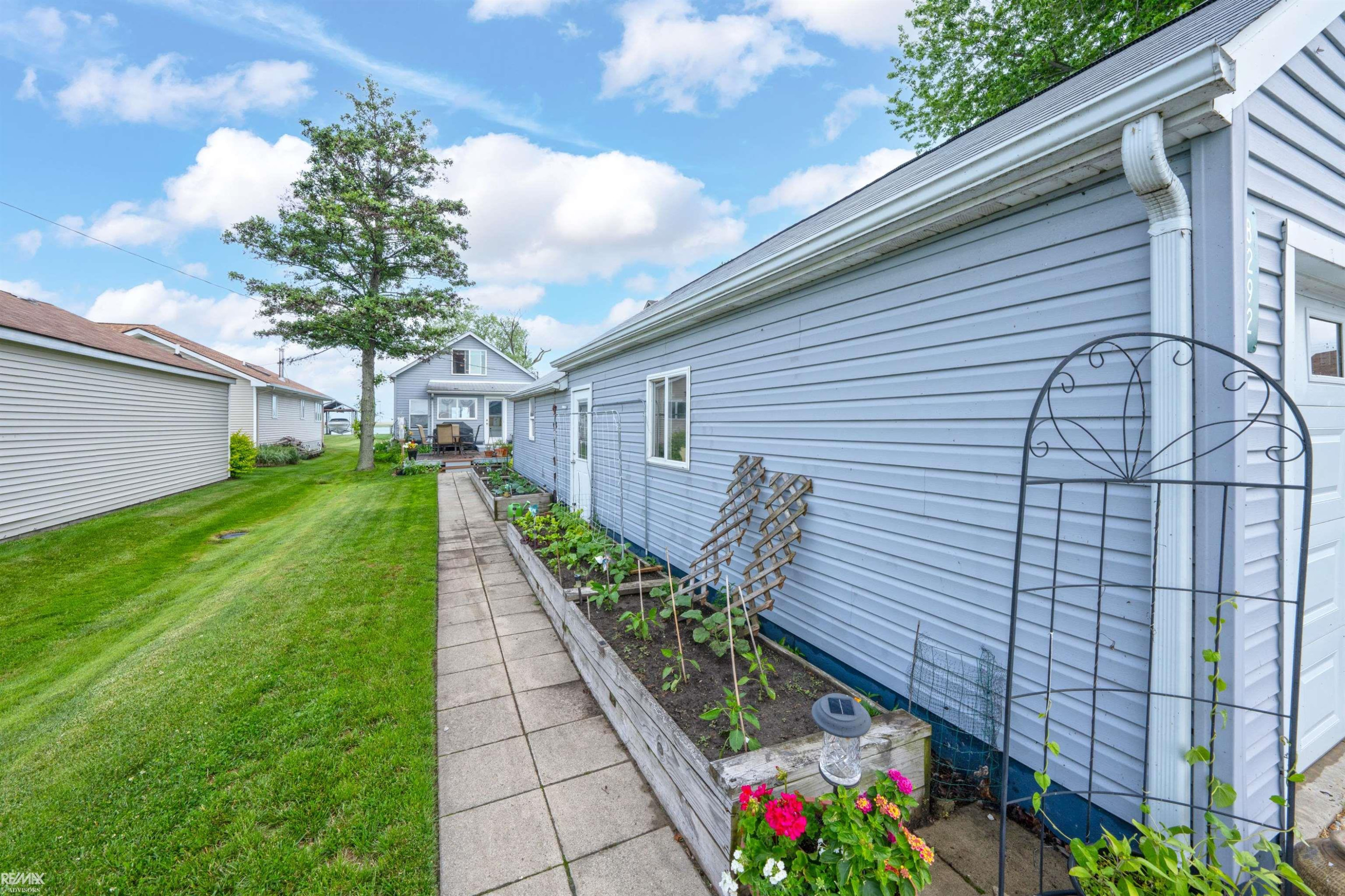 8292 Middle Channel Drive, MI 48028 — Photo 50