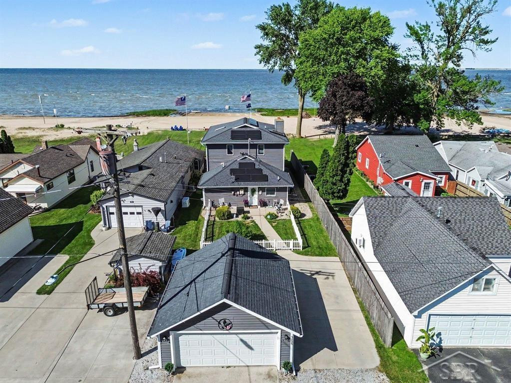 705 Bay Road, Bay City, MI 48706 — front exterior