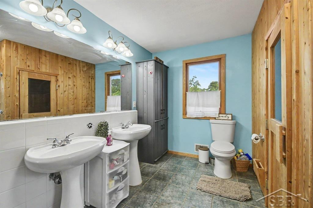 705 Bay Road, Bay City, MI 48706 — Photo 17