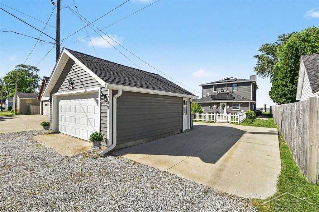 705 Bay Road, Bay City, MI 48706 — Photo 24