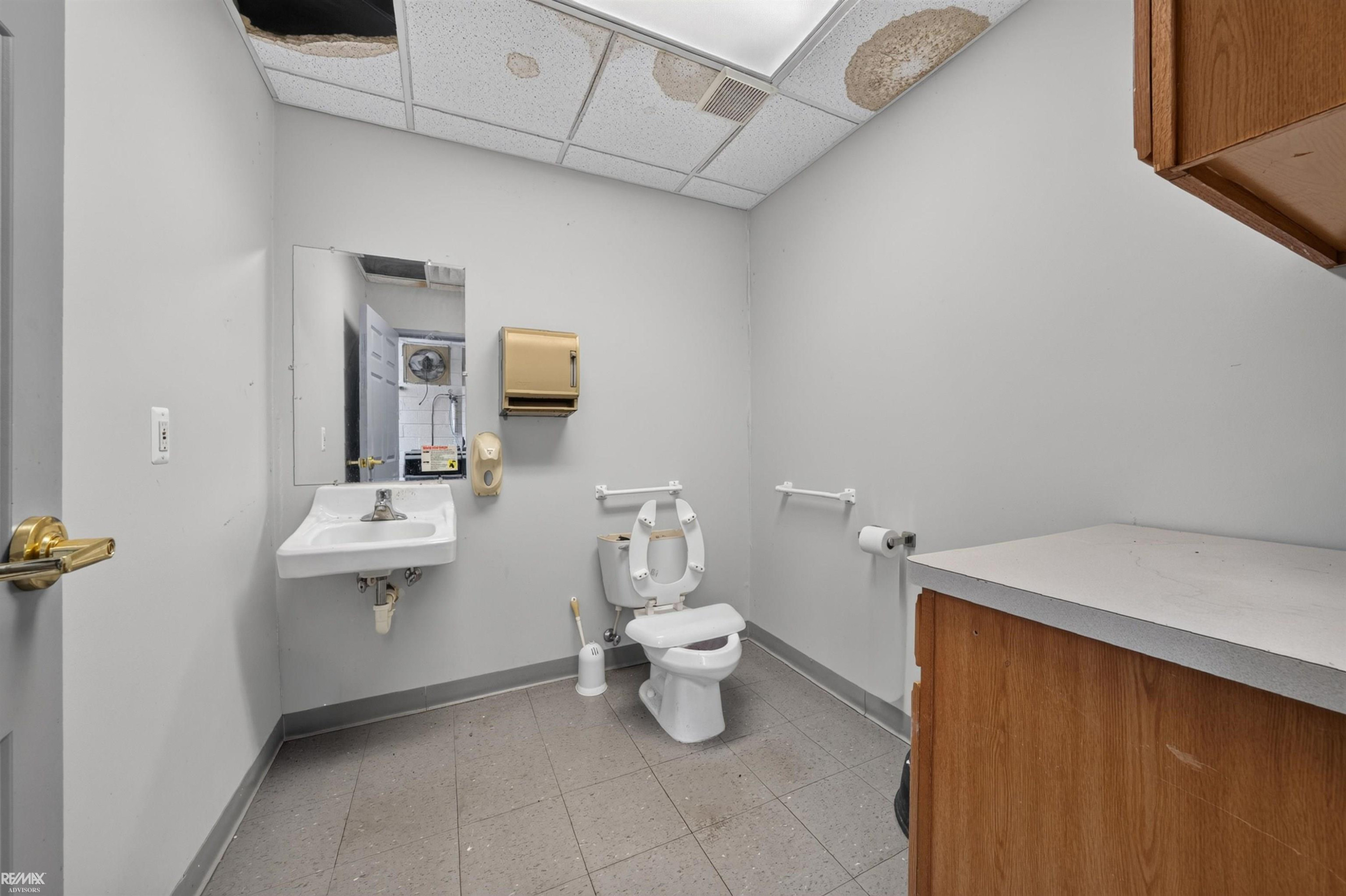 3070/3074 South Channel Drive, MI 48028 — Photo 34