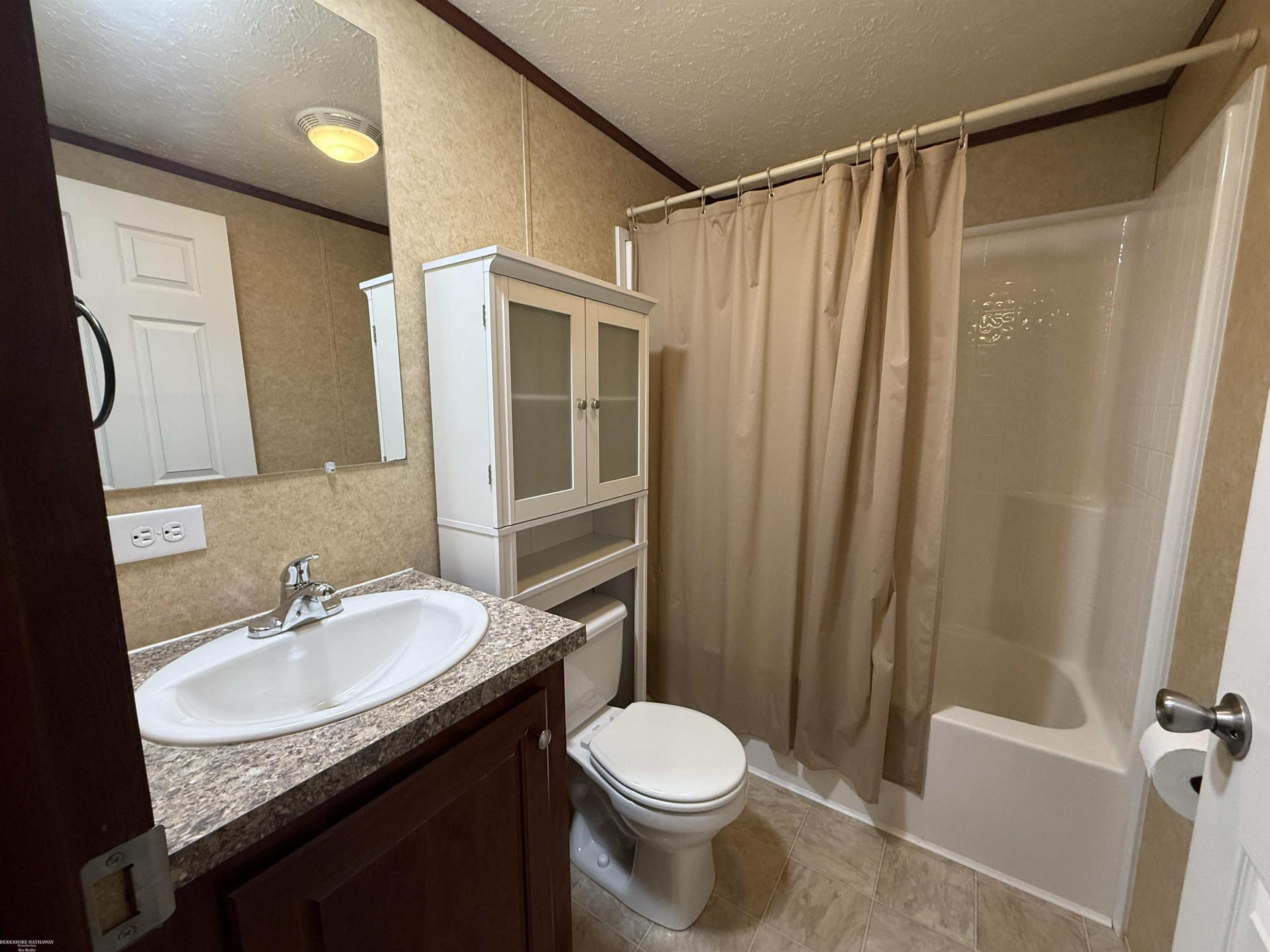 4539 Carlton Road, Sterling Heights, MI 48310 — Photo 16