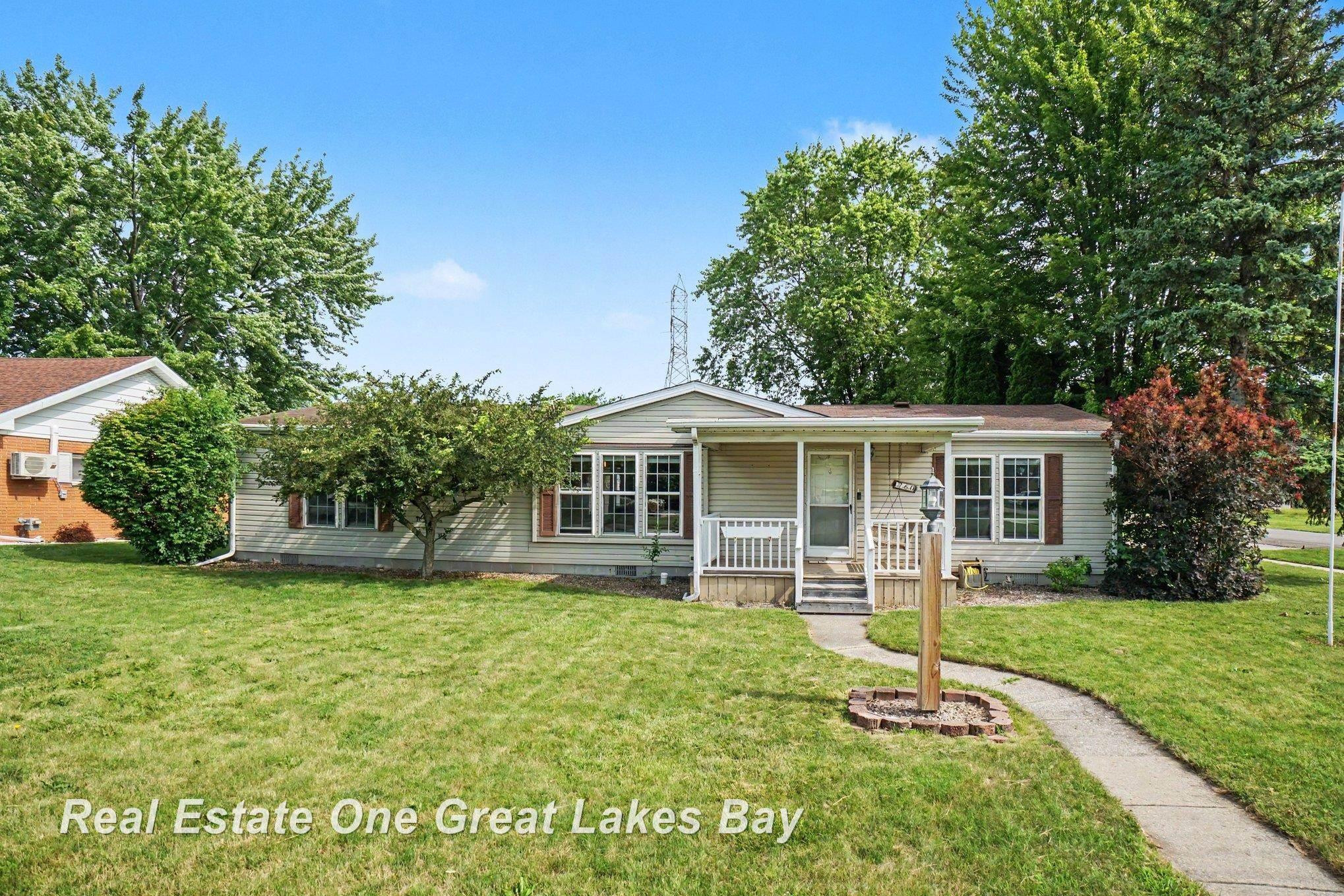 760 Doro Lane, Saginaw, MI 48604 — front exterior