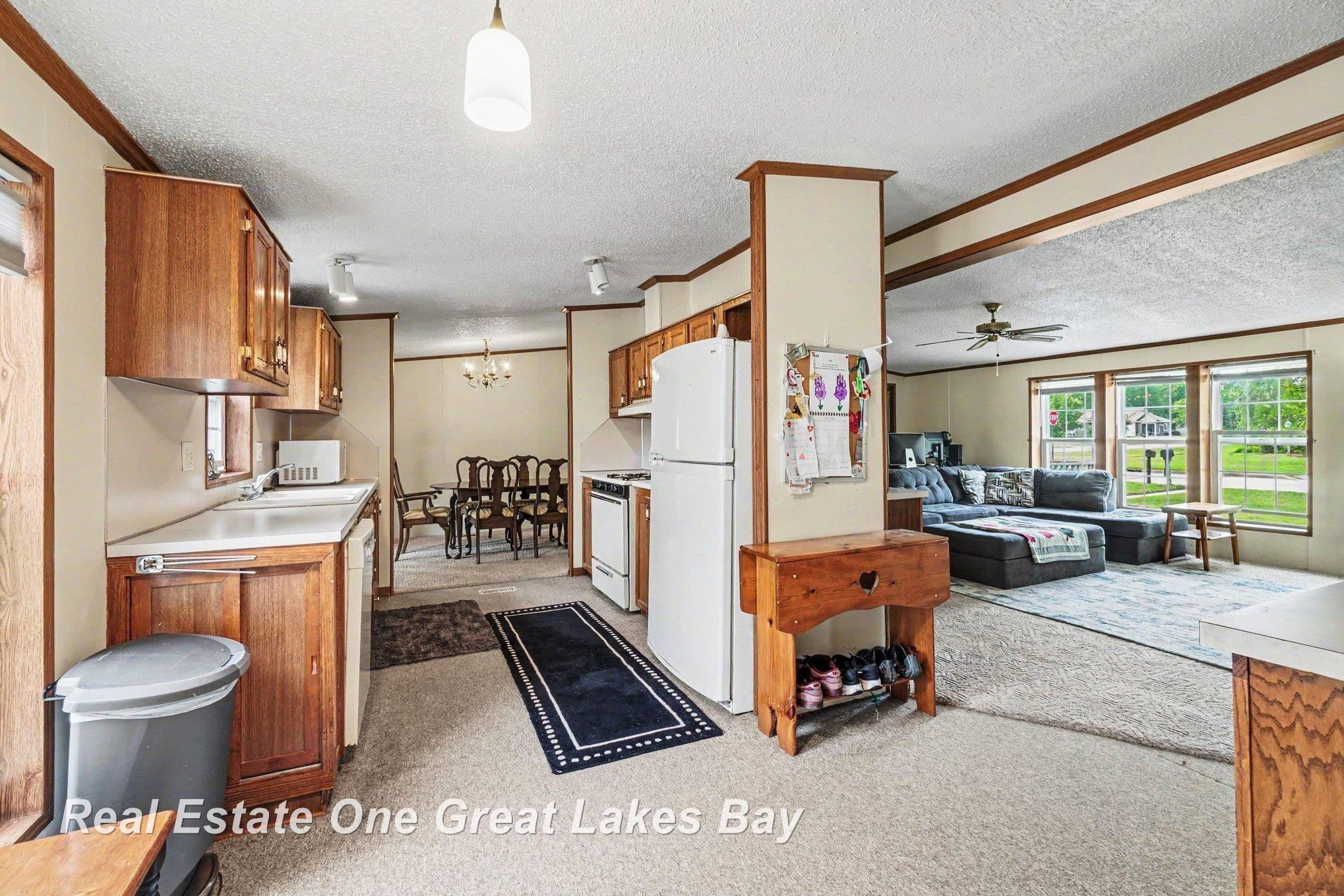 760 Doro Lane, Saginaw, MI 48604 — Photo 8
