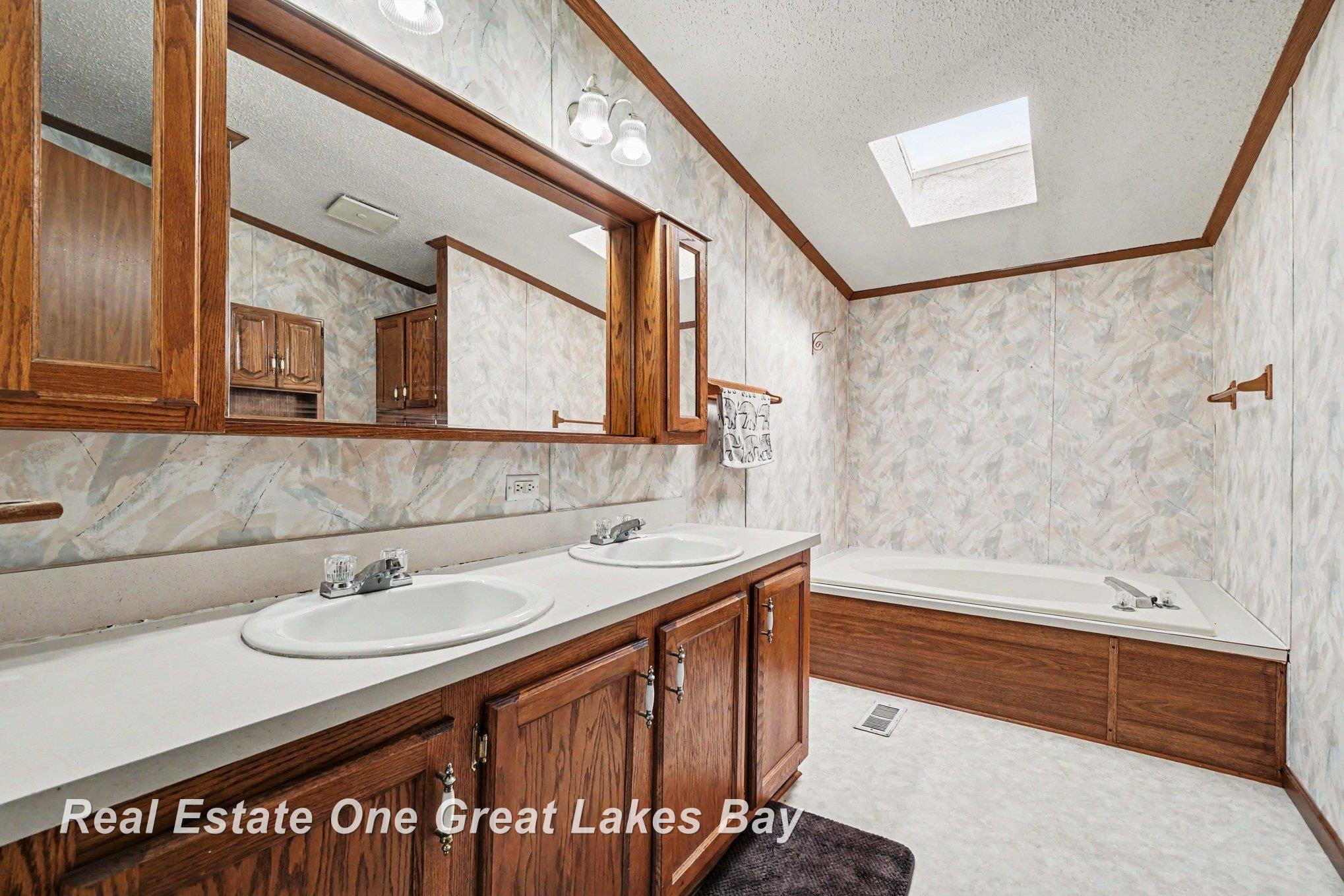 760 Doro Lane, Saginaw, MI 48604 — Photo 16