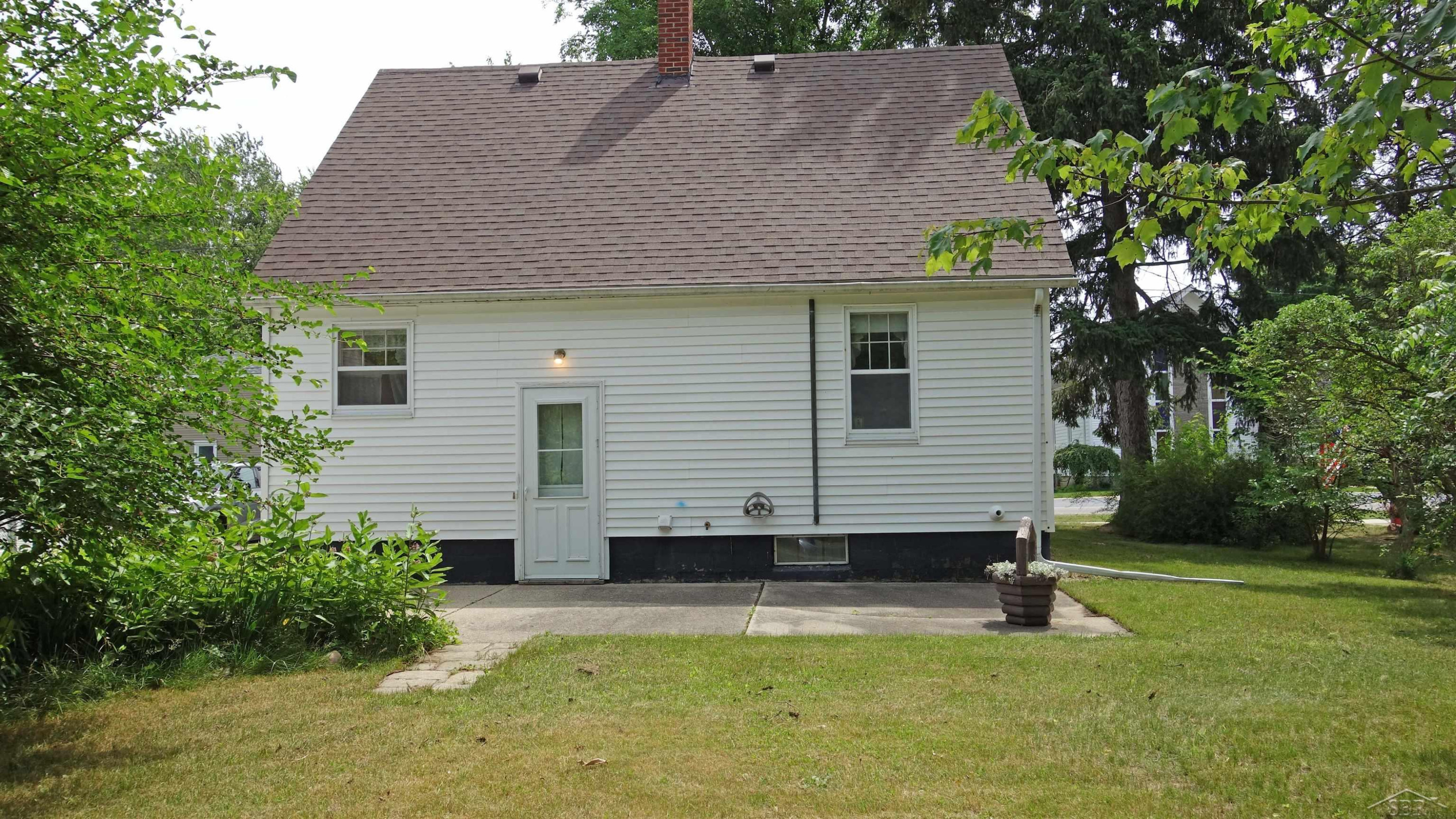 326 S Clark Street, Chesaning, MI 48616 — Photo 5