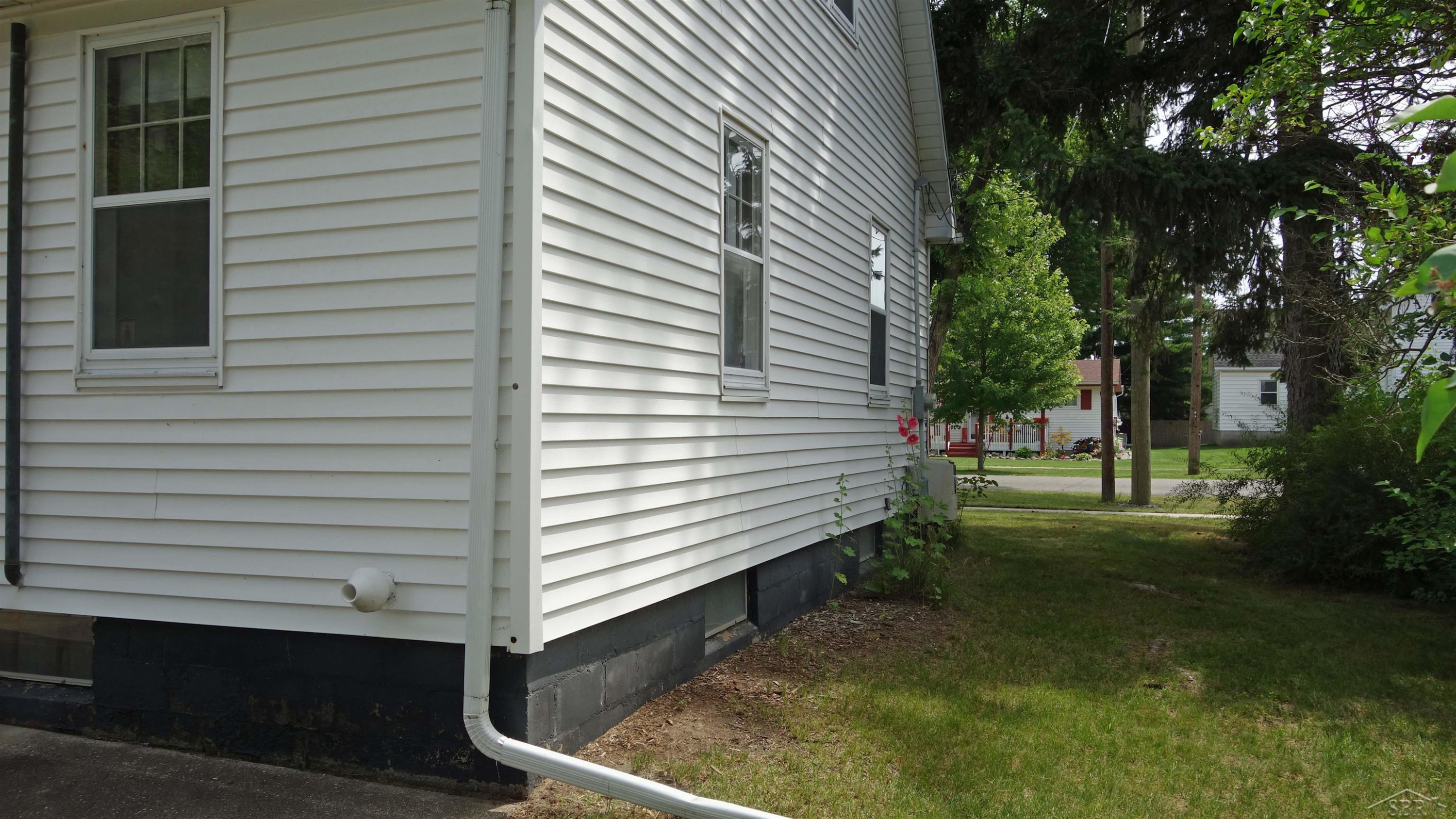 326 S Clark Street, Chesaning, MI 48616 — Photo 40