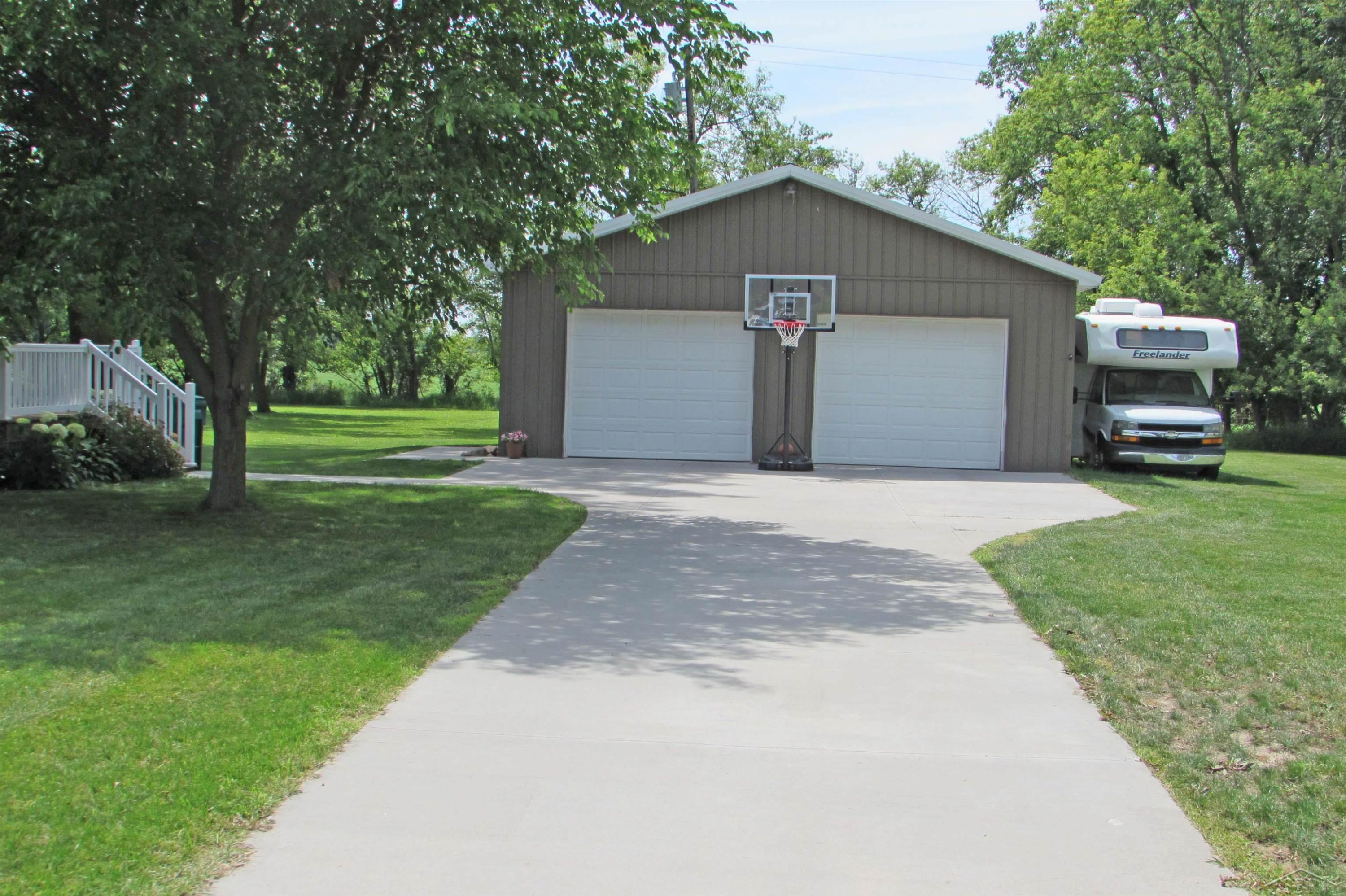 834 S Dietz Road, Webberville, MI 48892 — Photo 3