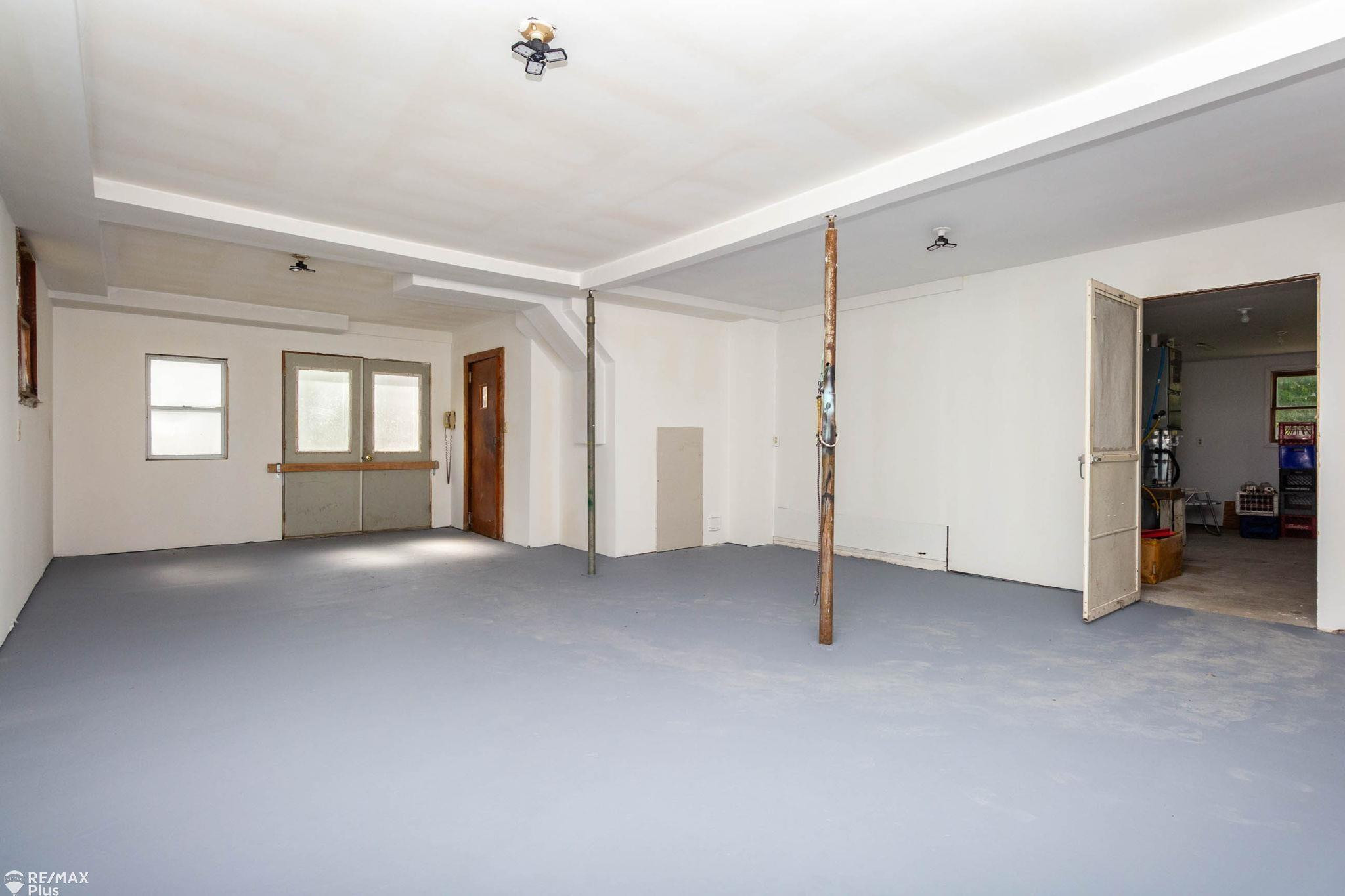 3350 N Belsay Road, Flint, MI 48506 — Photo 29