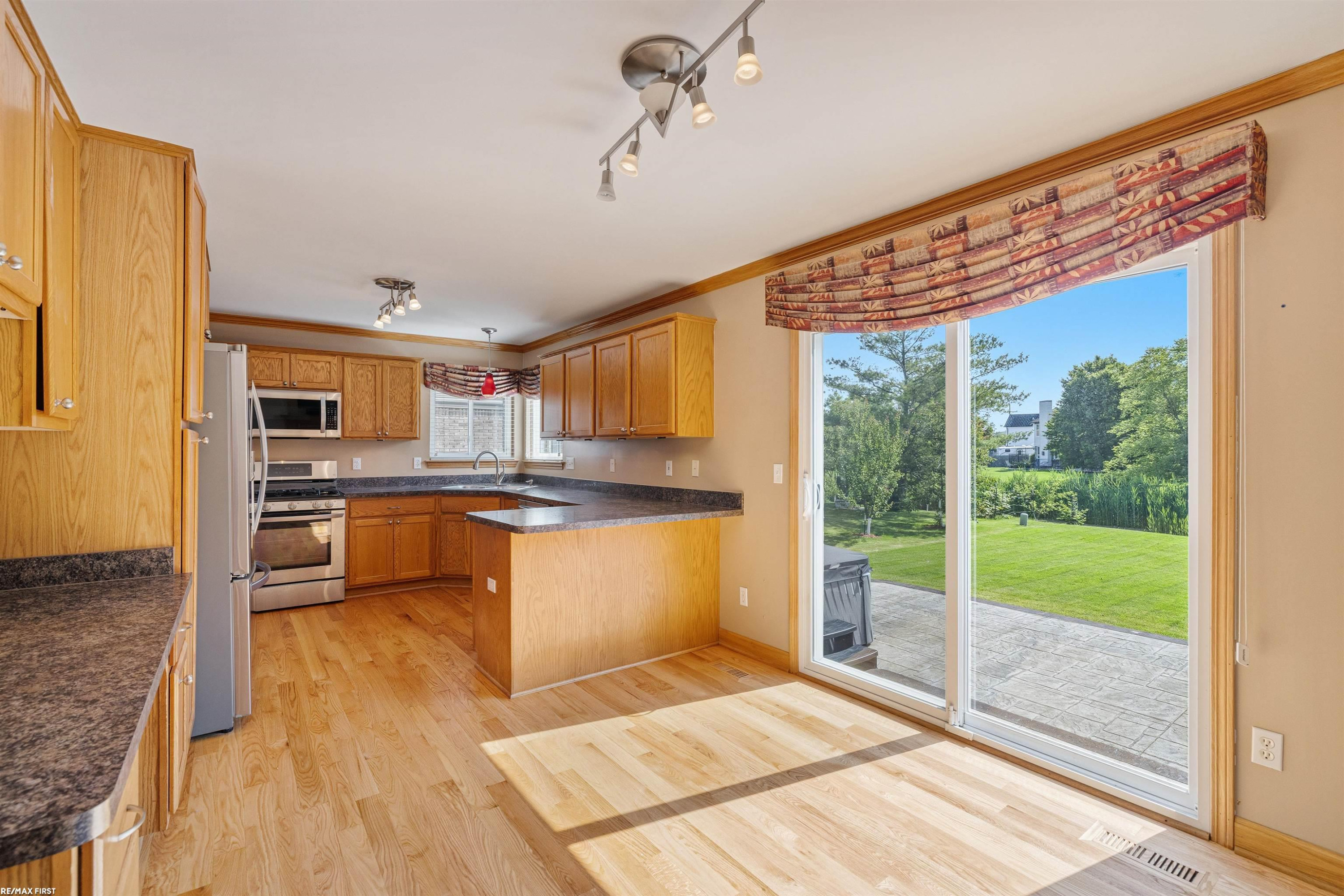52282 Birch Court, MI 48047 — Photo 7