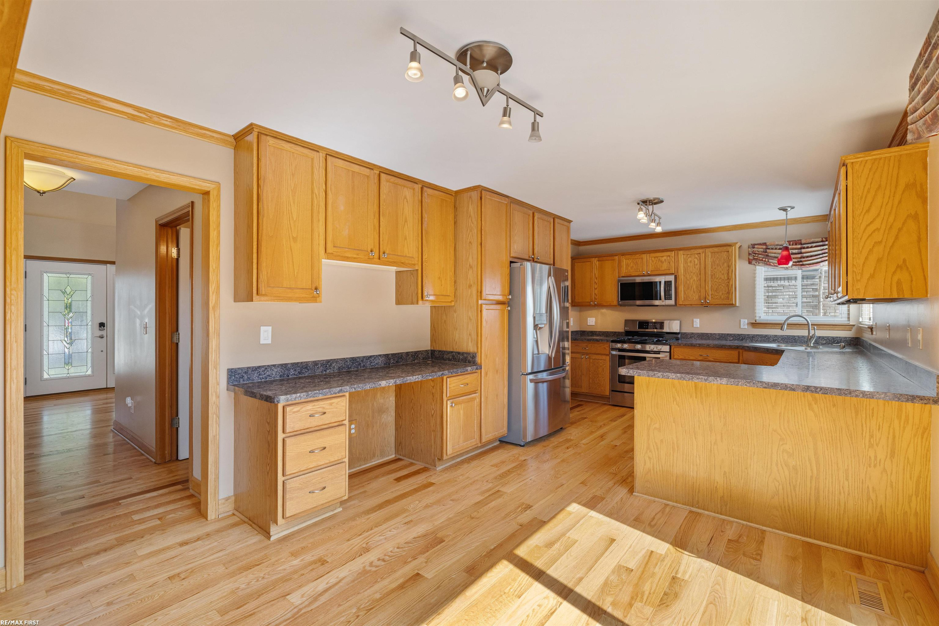 52282 Birch Court, MI 48047 — Photo 8