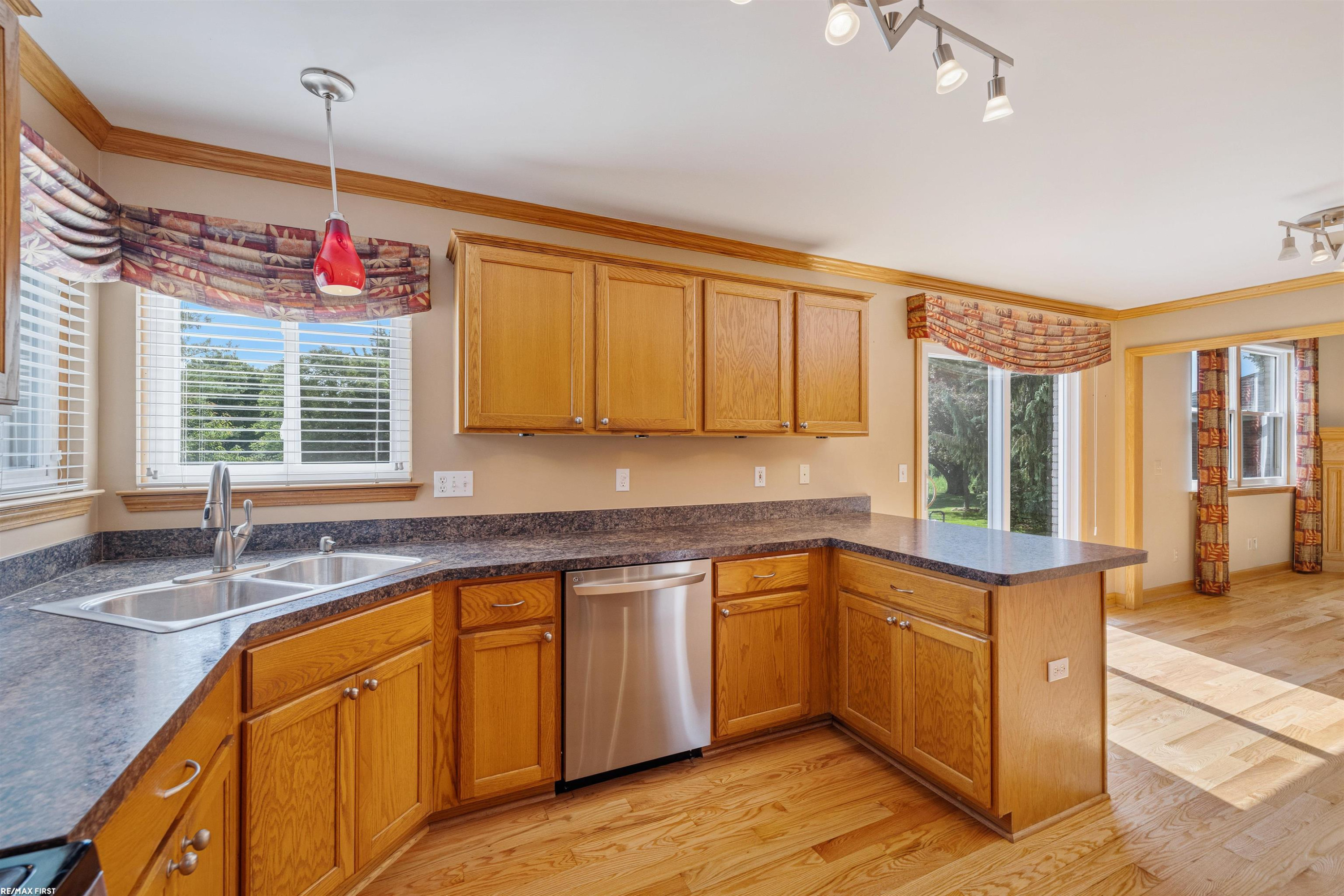 52282 Birch Court, MI 48047 — Photo 11