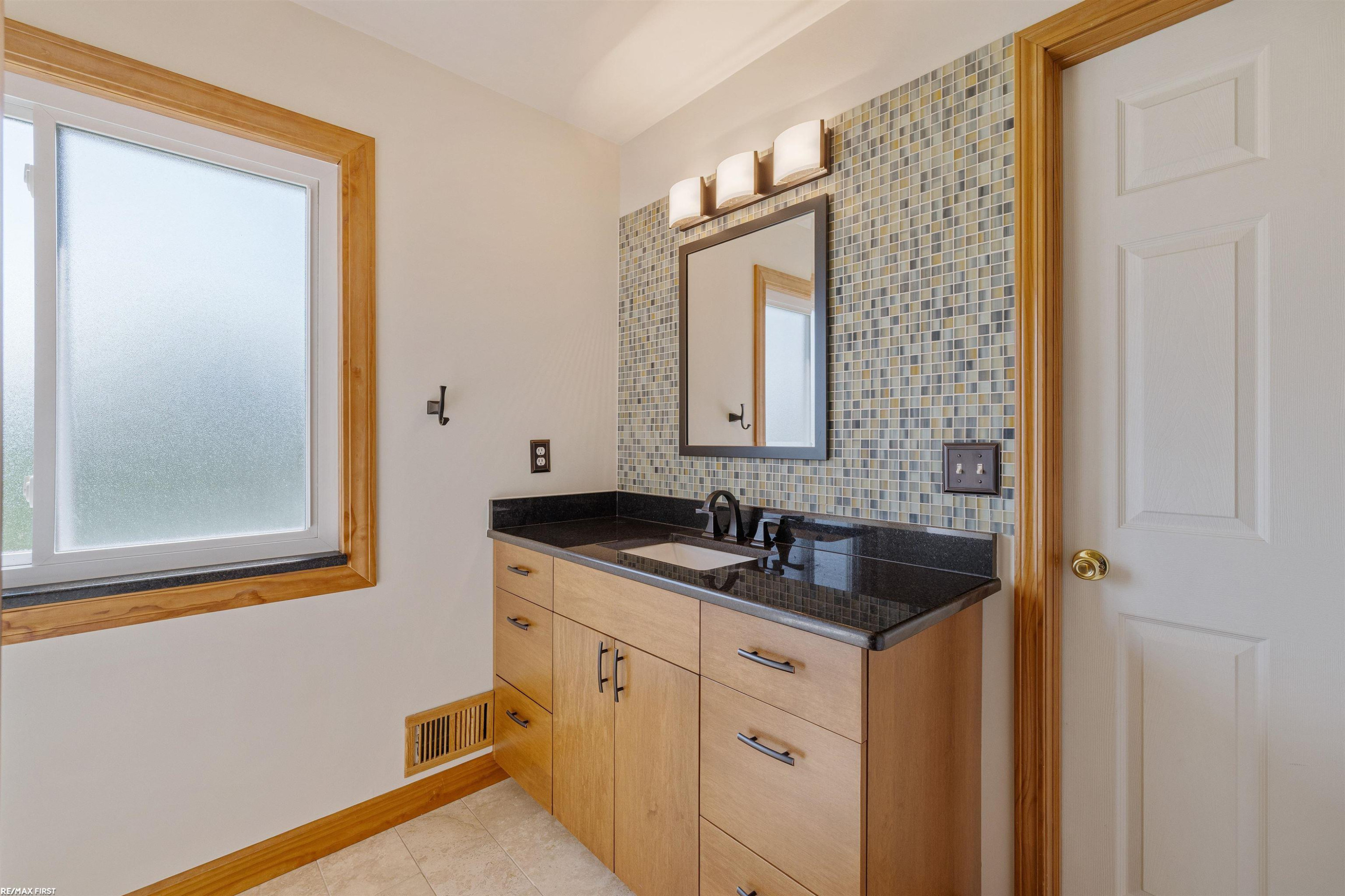 52282 Birch Court, MI 48047 — Photo 29