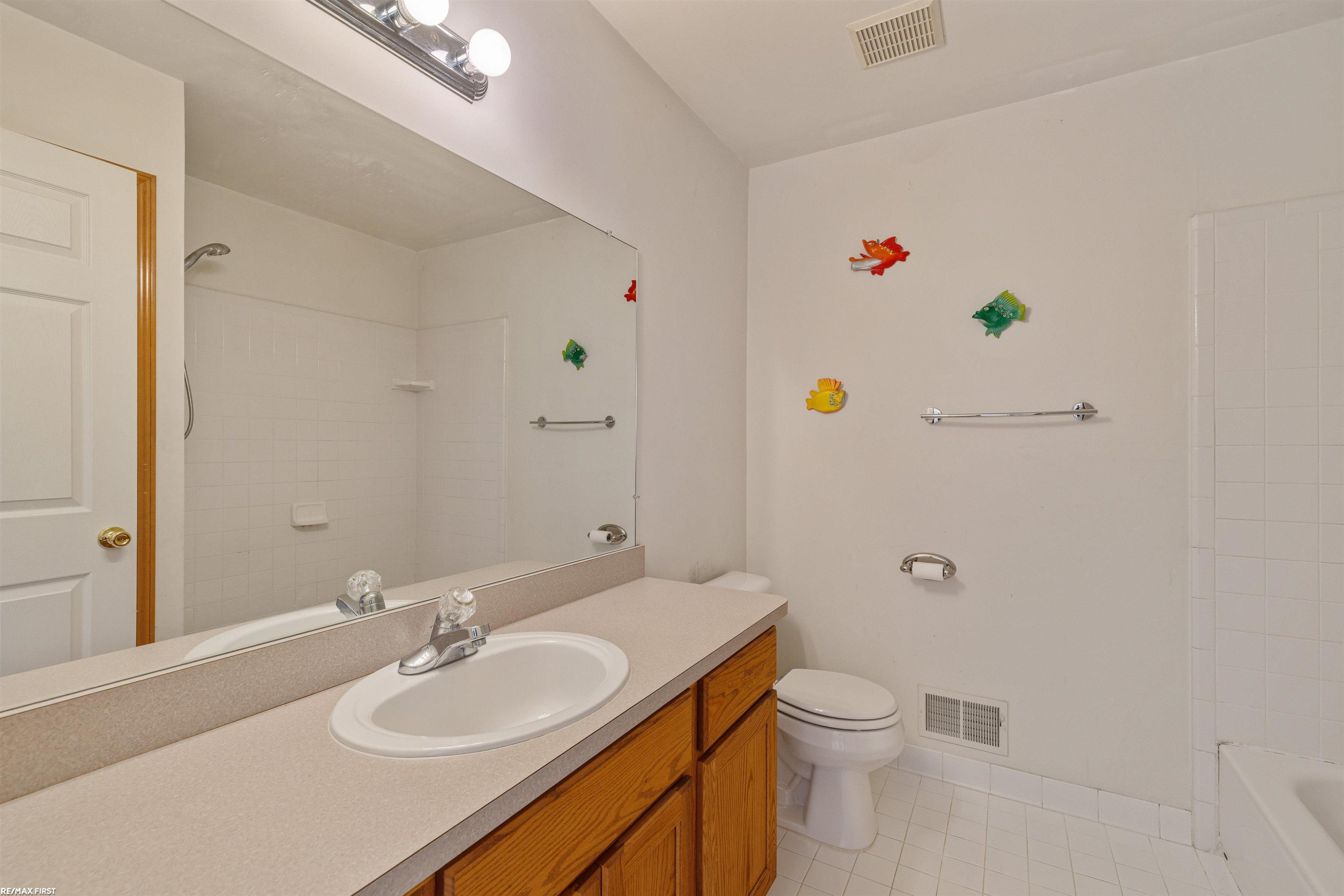 52282 Birch Court, MI 48047 — Photo 34