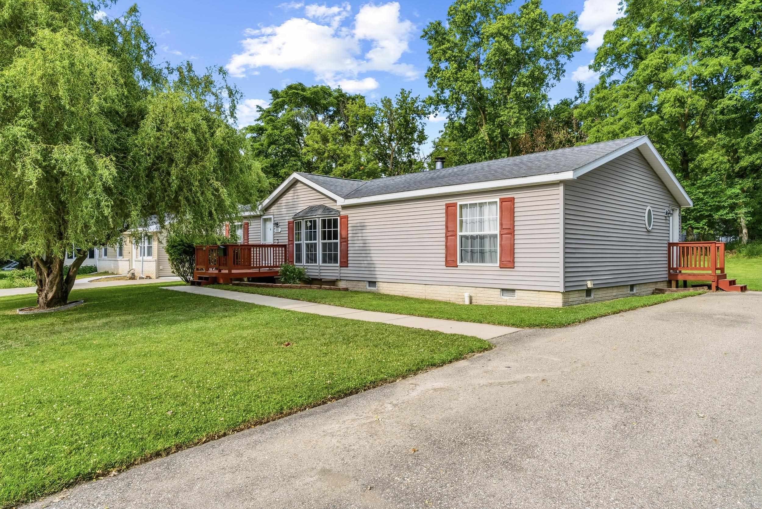 880 N East Street, Fenton, MI 48430 — Photo 4