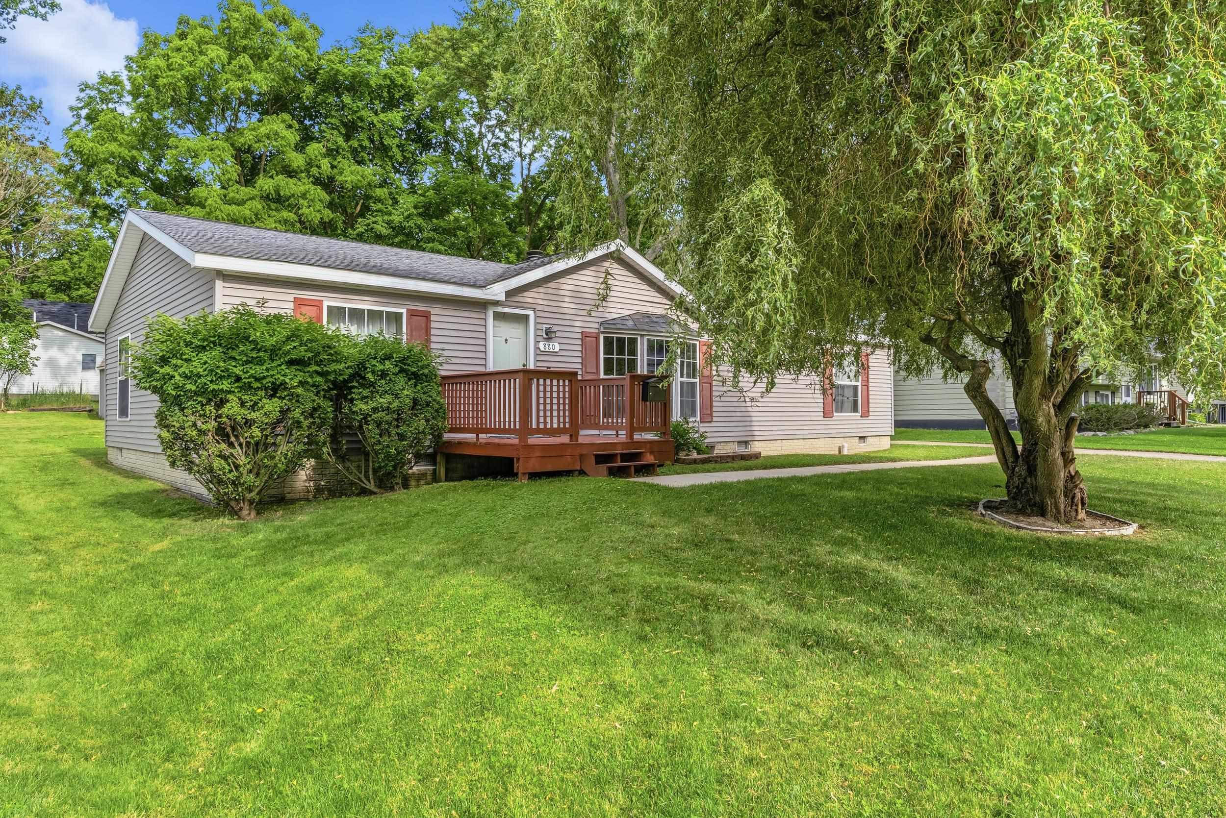 880 N East Street, Fenton, MI 48430 — Photo 5