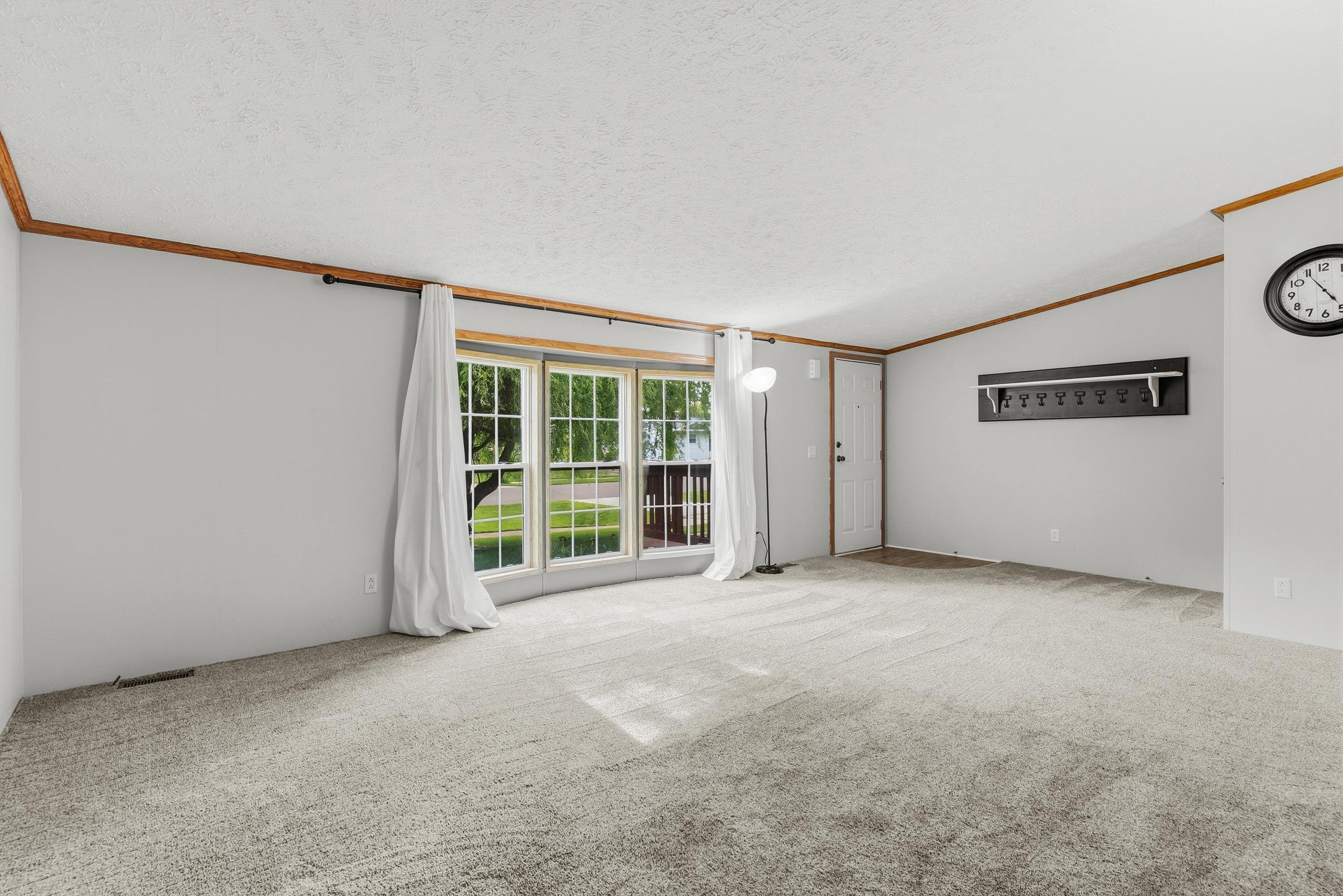 880 N East Street, Fenton, MI 48430 — Photo 15