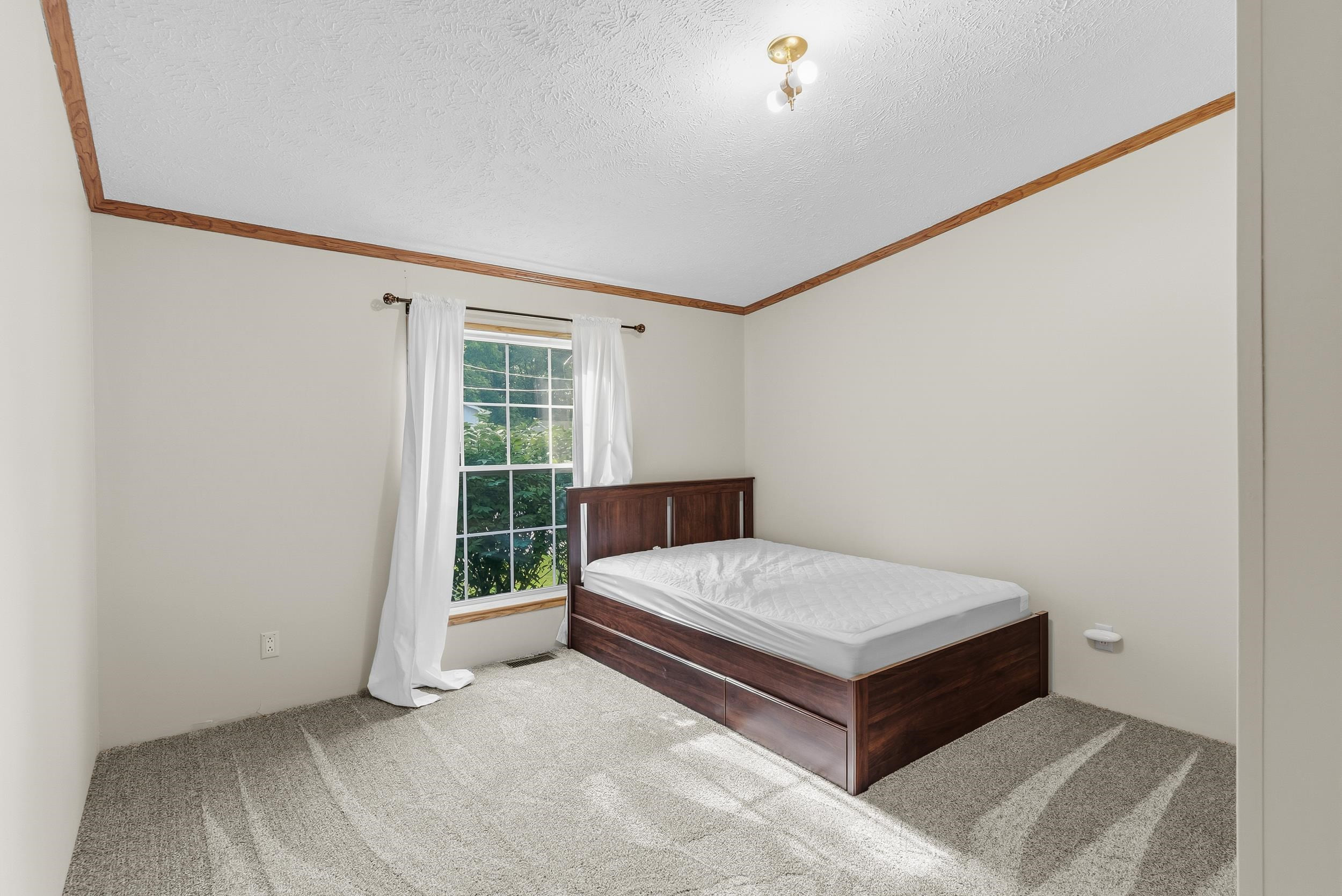 880 N East Street, Fenton, MI 48430 — Photo 25