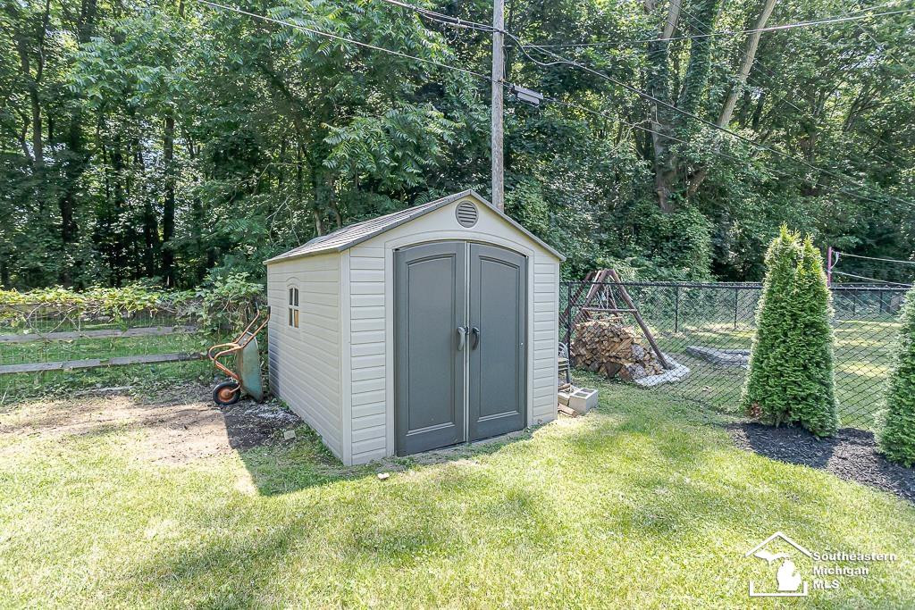 9804 Pamela Street, Temperance, MI 48182 — Photo 8