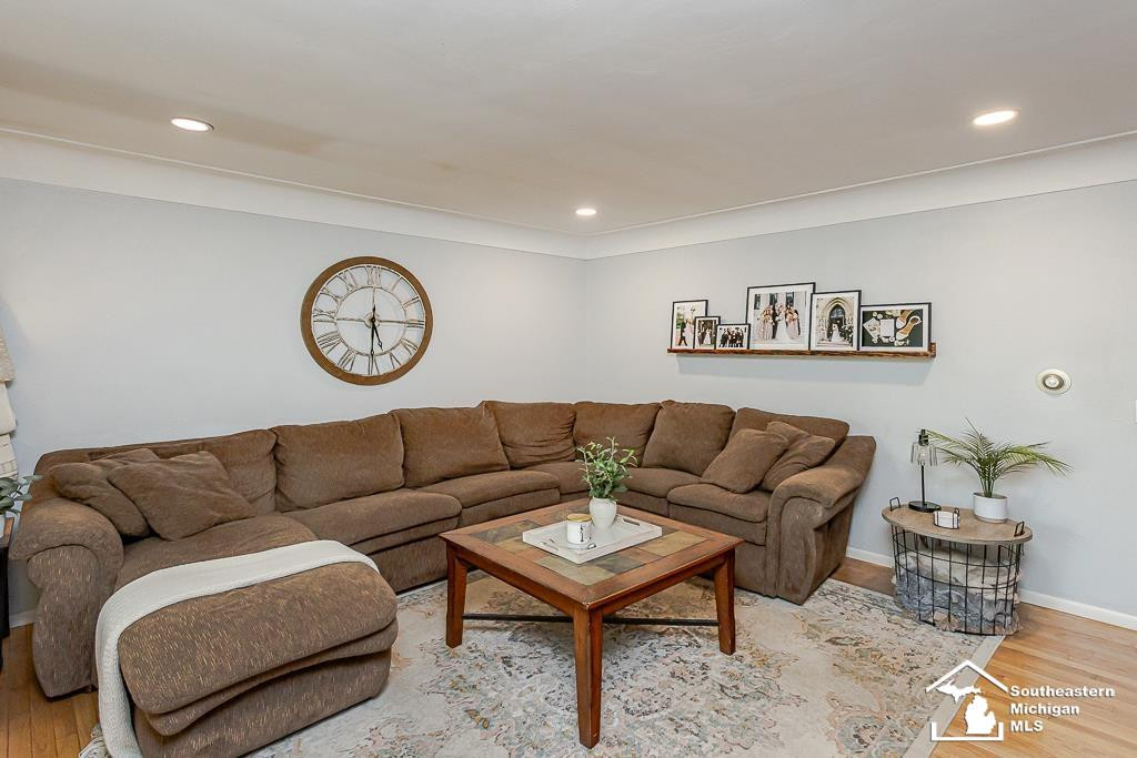 9804 Pamela Street, Temperance, MI 48182 — Photo 12