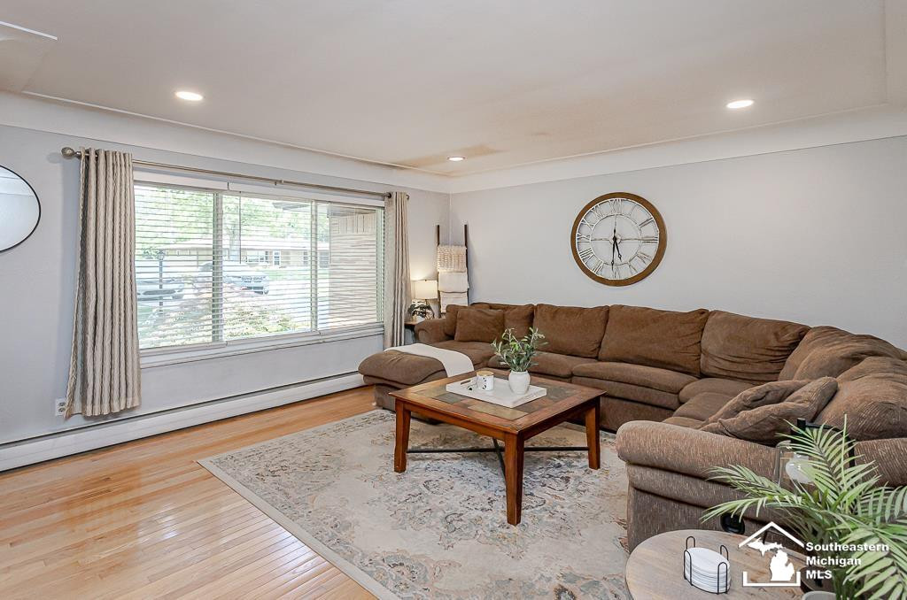 9804 Pamela Street, Temperance, MI 48182 — Photo 13