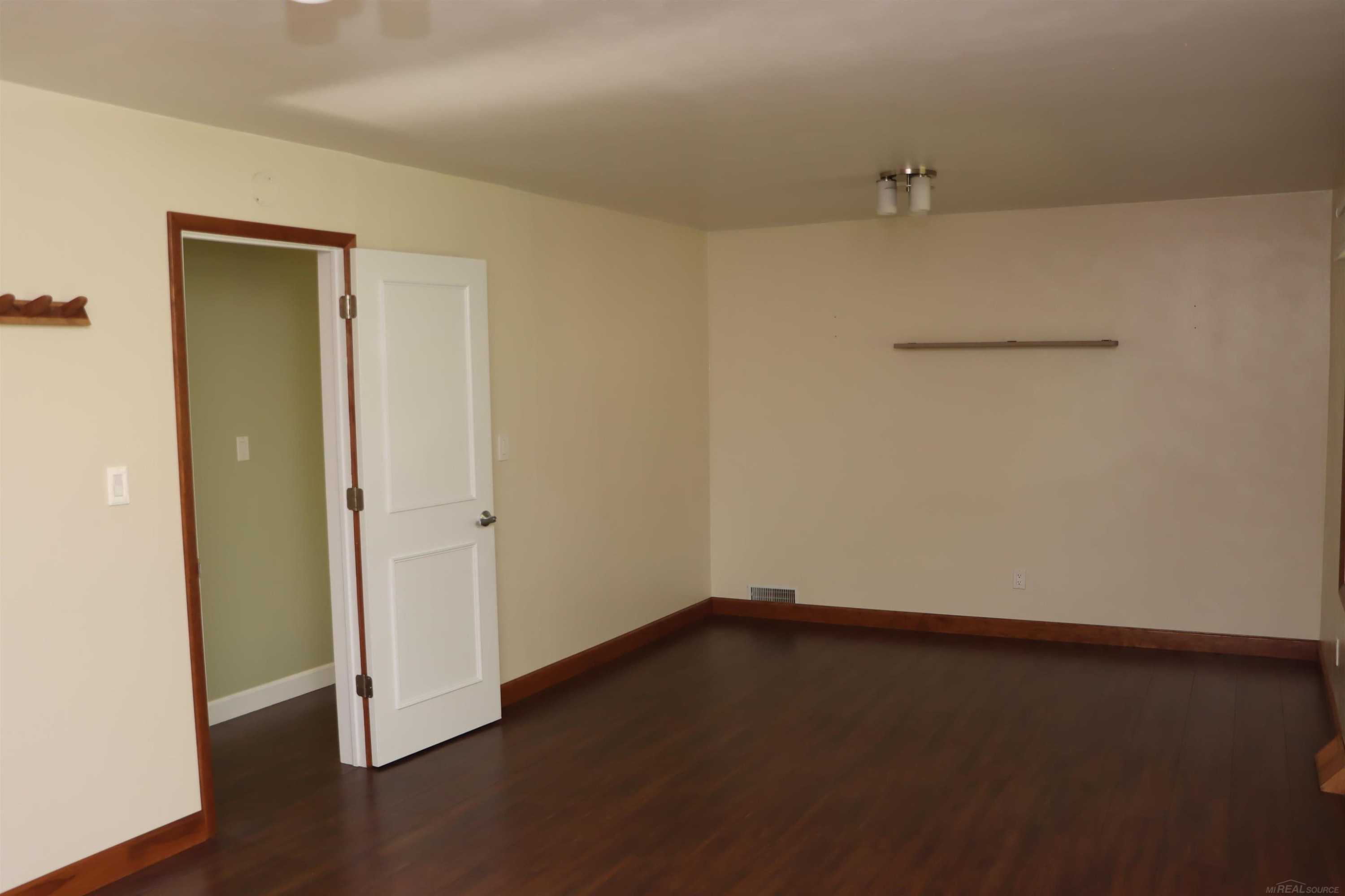 8549 Oakside Street, Portage, MI 49002 — Photo 27