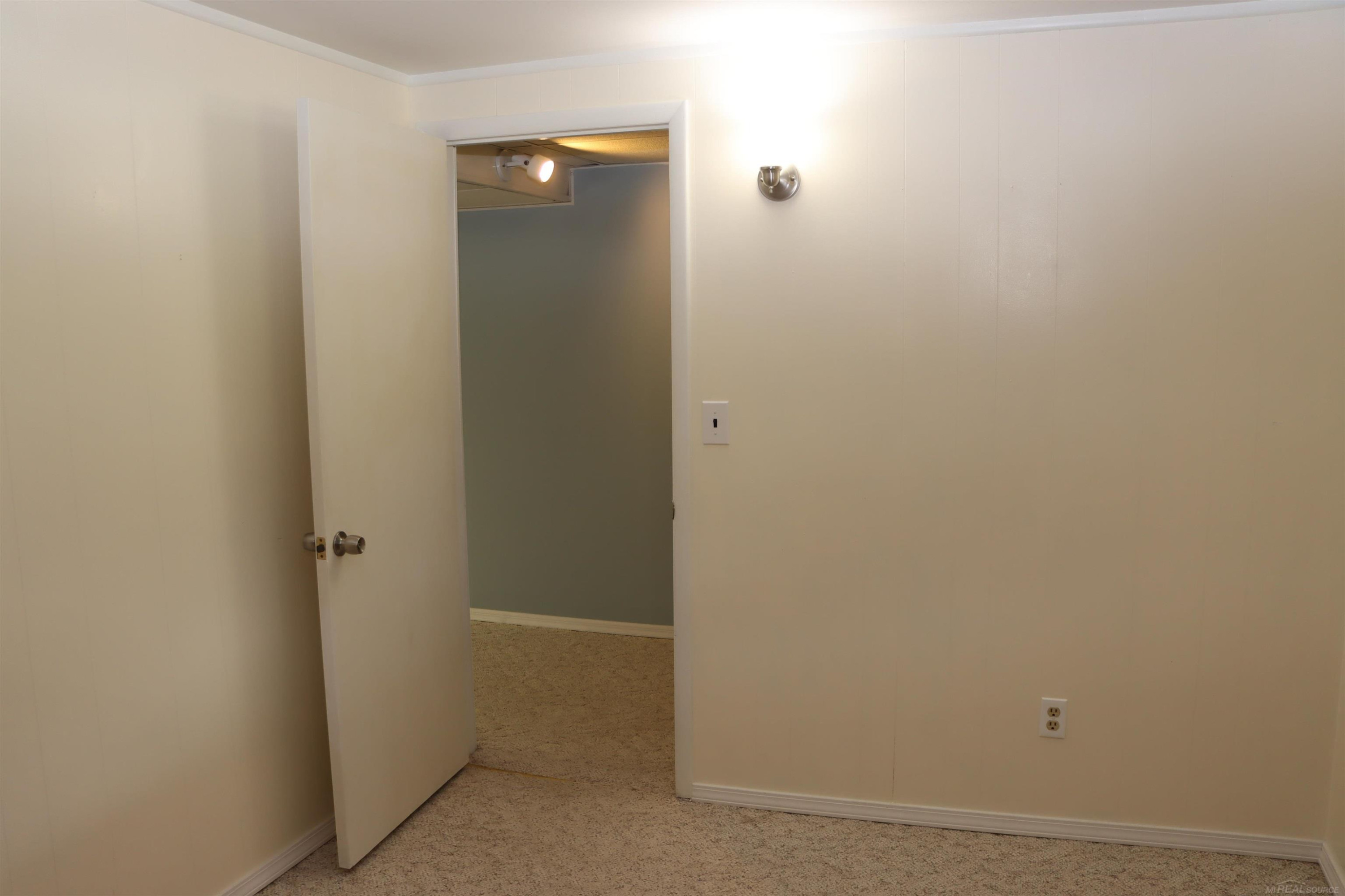 8549 Oakside Street, Portage, MI 49002 — Photo 34
