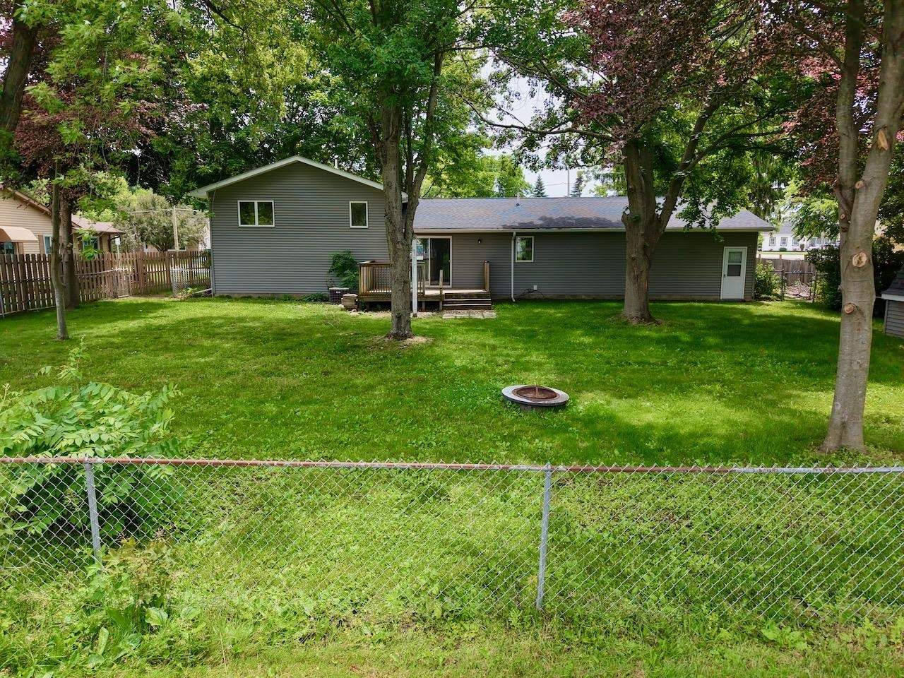 605 E Liberty Street, Chesaning, MI 48616 — Photo 6