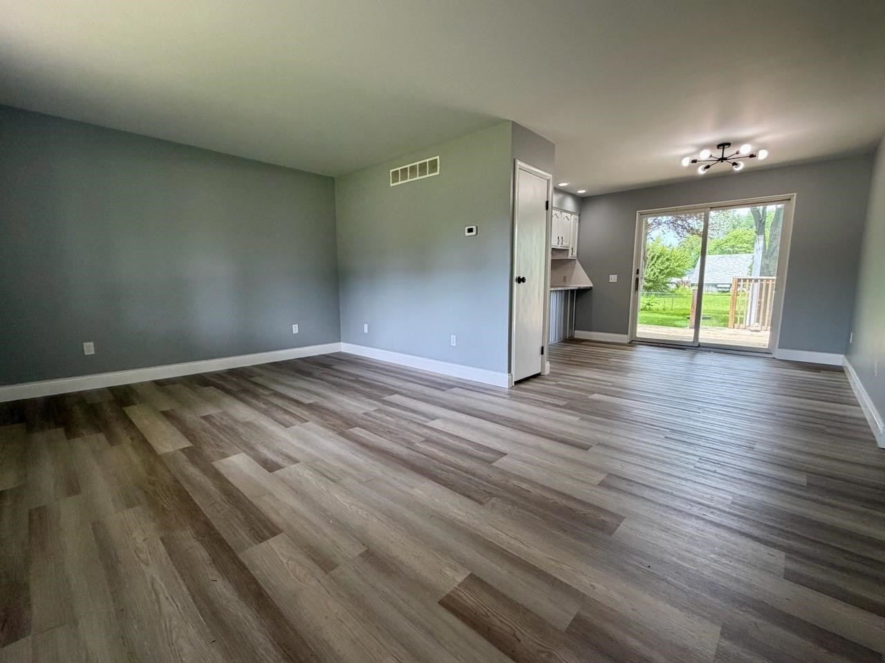605 E Liberty Street, Chesaning, MI 48616 — Photo 14