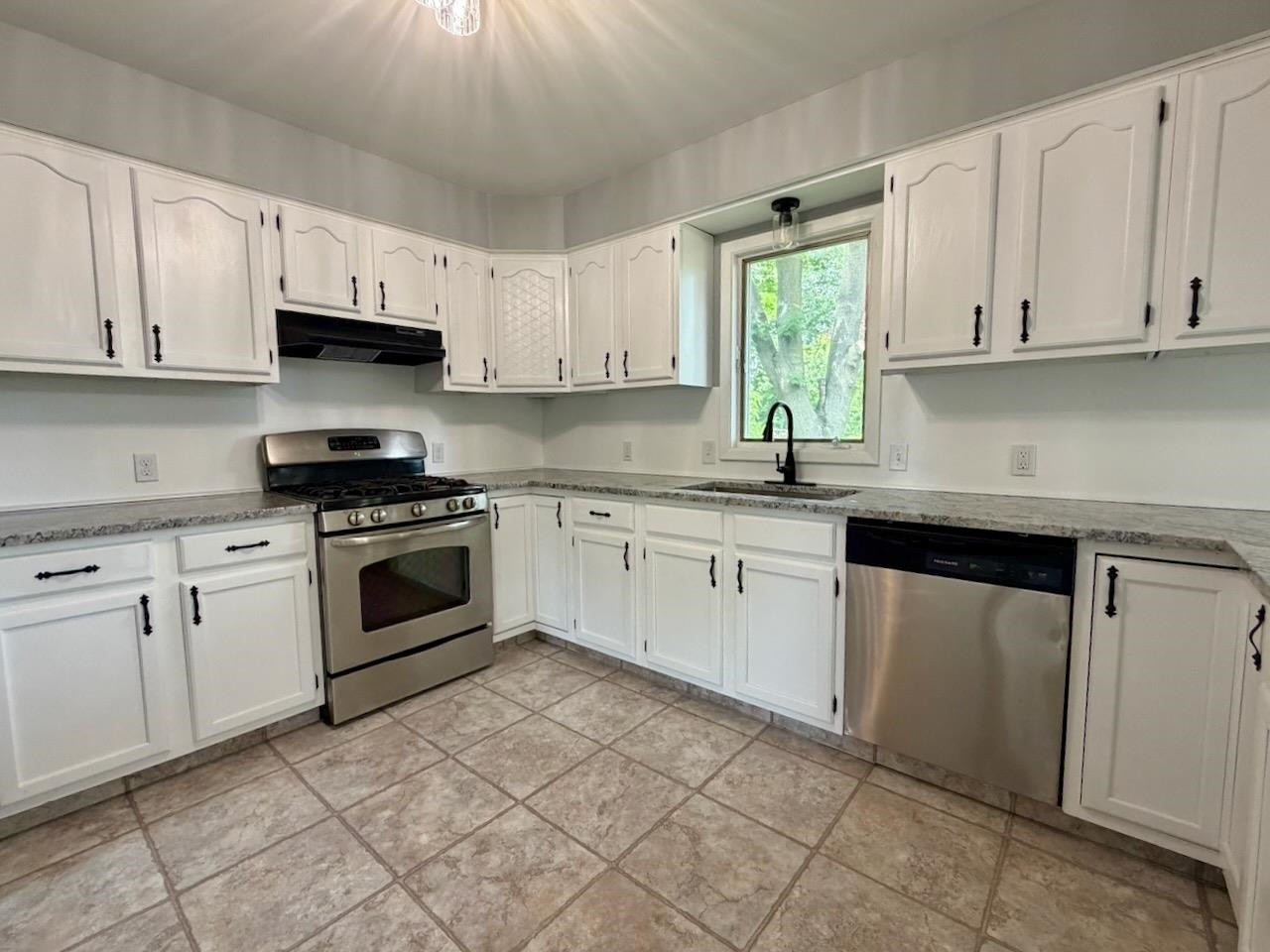 605 E Liberty Street, Chesaning, MI 48616 — Photo 19