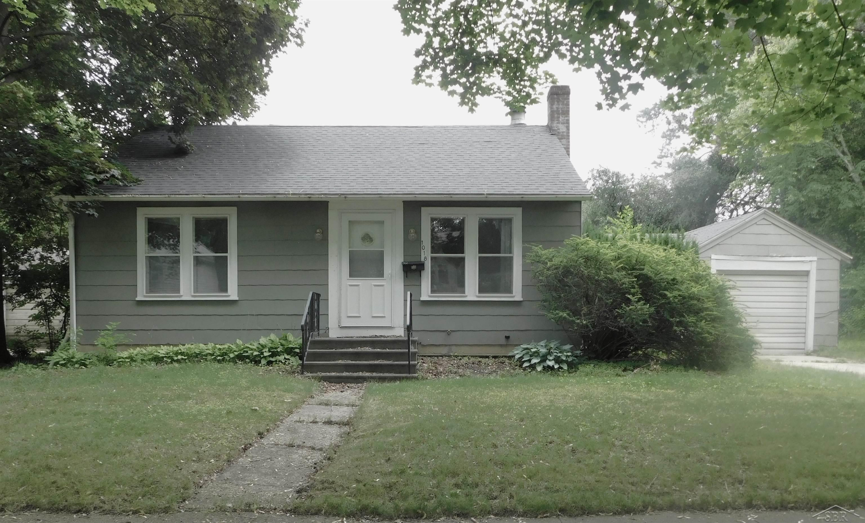 1018 Elizabeth Street, Midland, MI 48640 — front exterior
