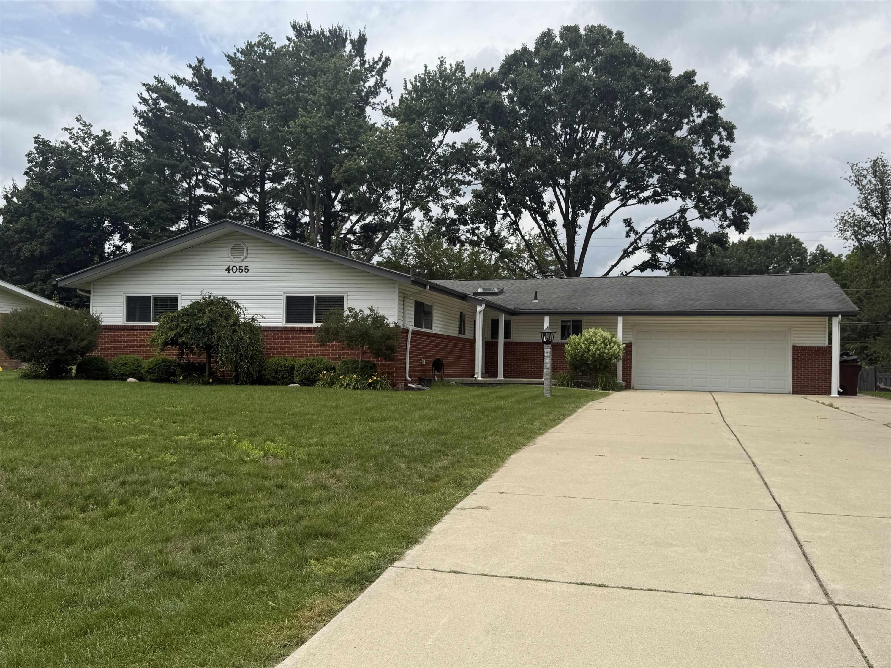 4055 Sandy Creek Drive, Utica, MI 48316 — Photo 2