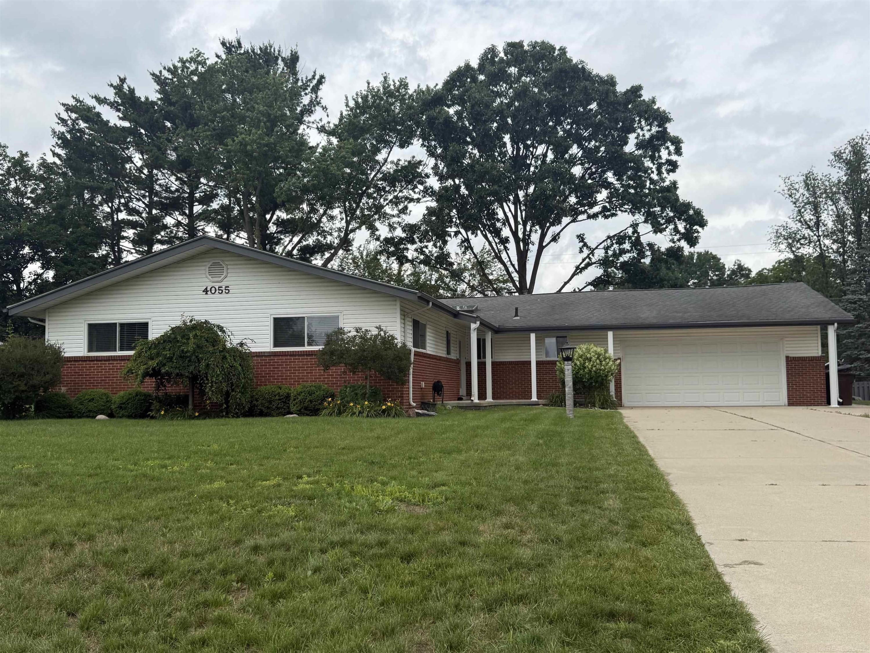 4055 Sandy Creek Drive, Utica, MI 48316 — Photo 4