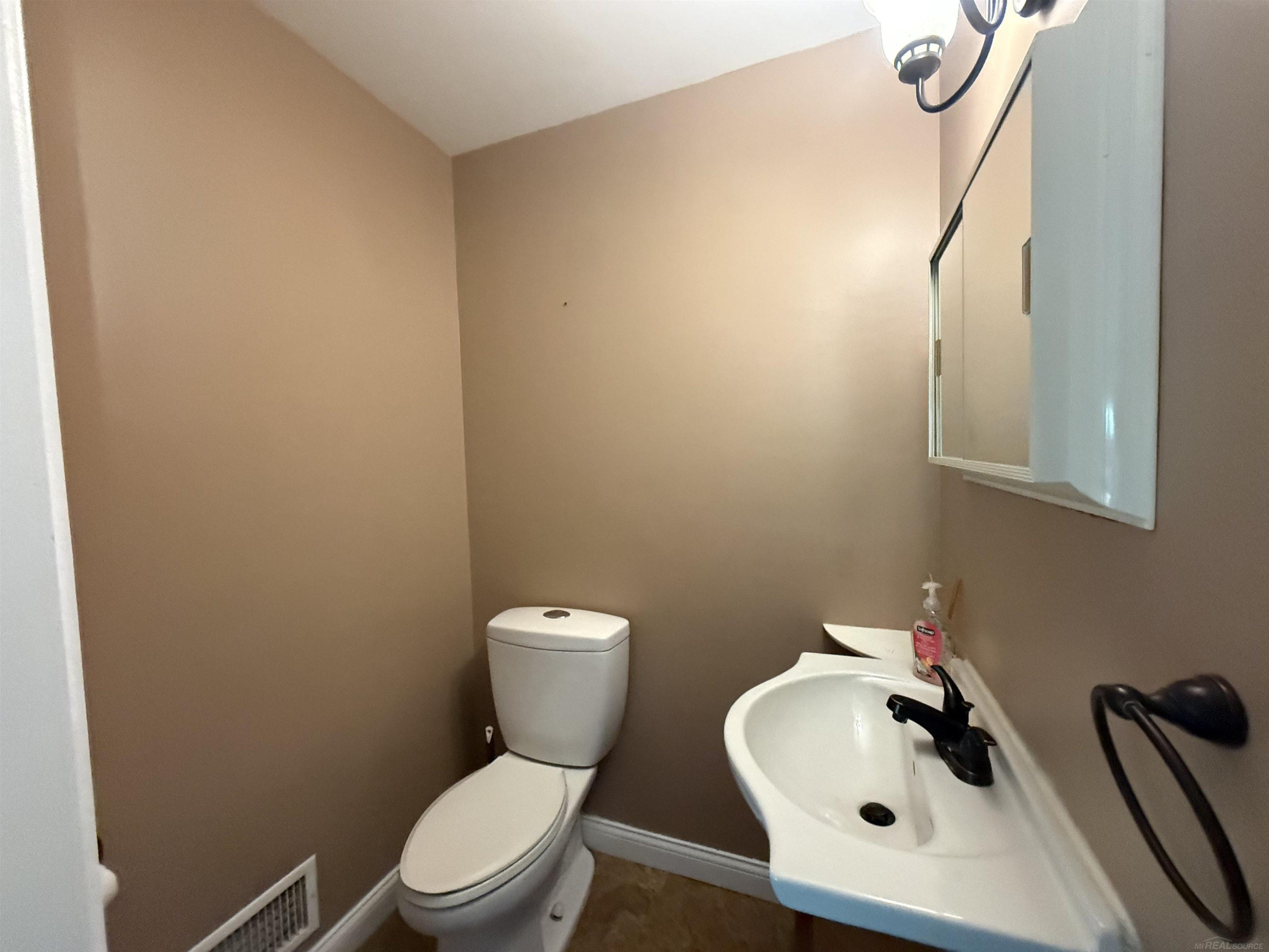 4055 Sandy Creek Drive, Utica, MI 48316 — Photo 15
