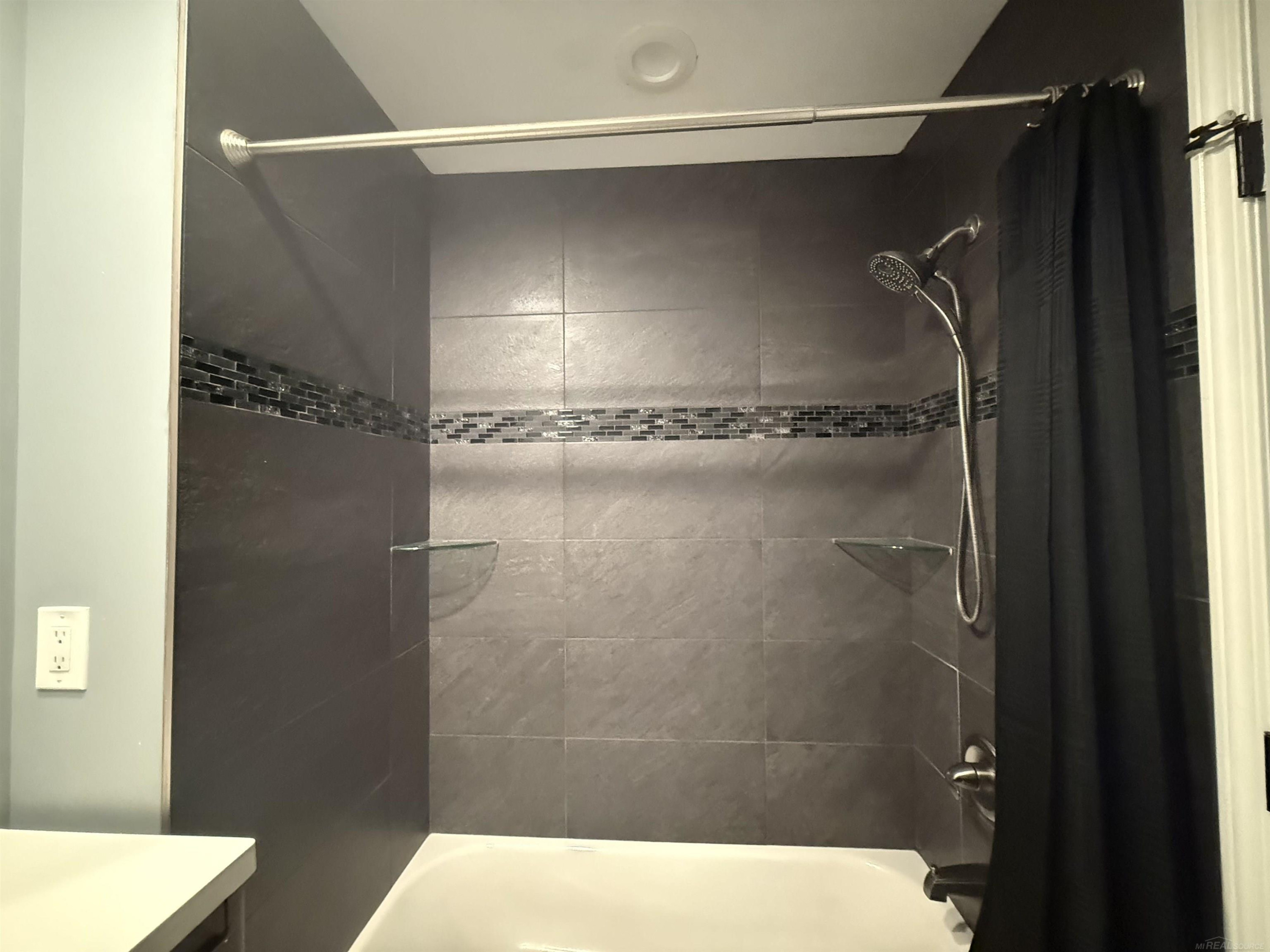 4055 Sandy Creek Drive, Utica, MI 48316 — Photo 22